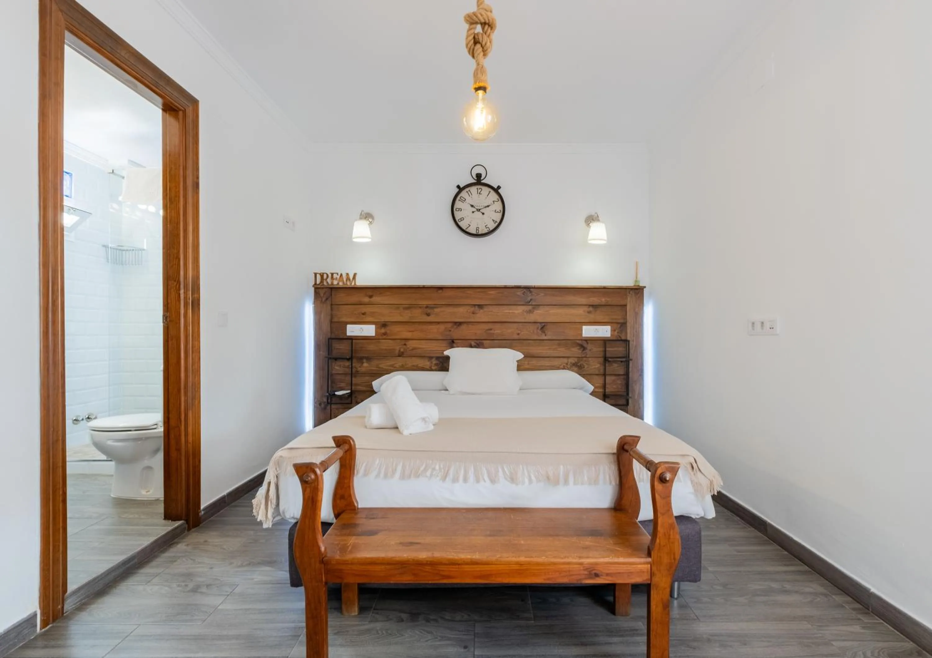 Photo of the whole room, Bed in El Nogal Home