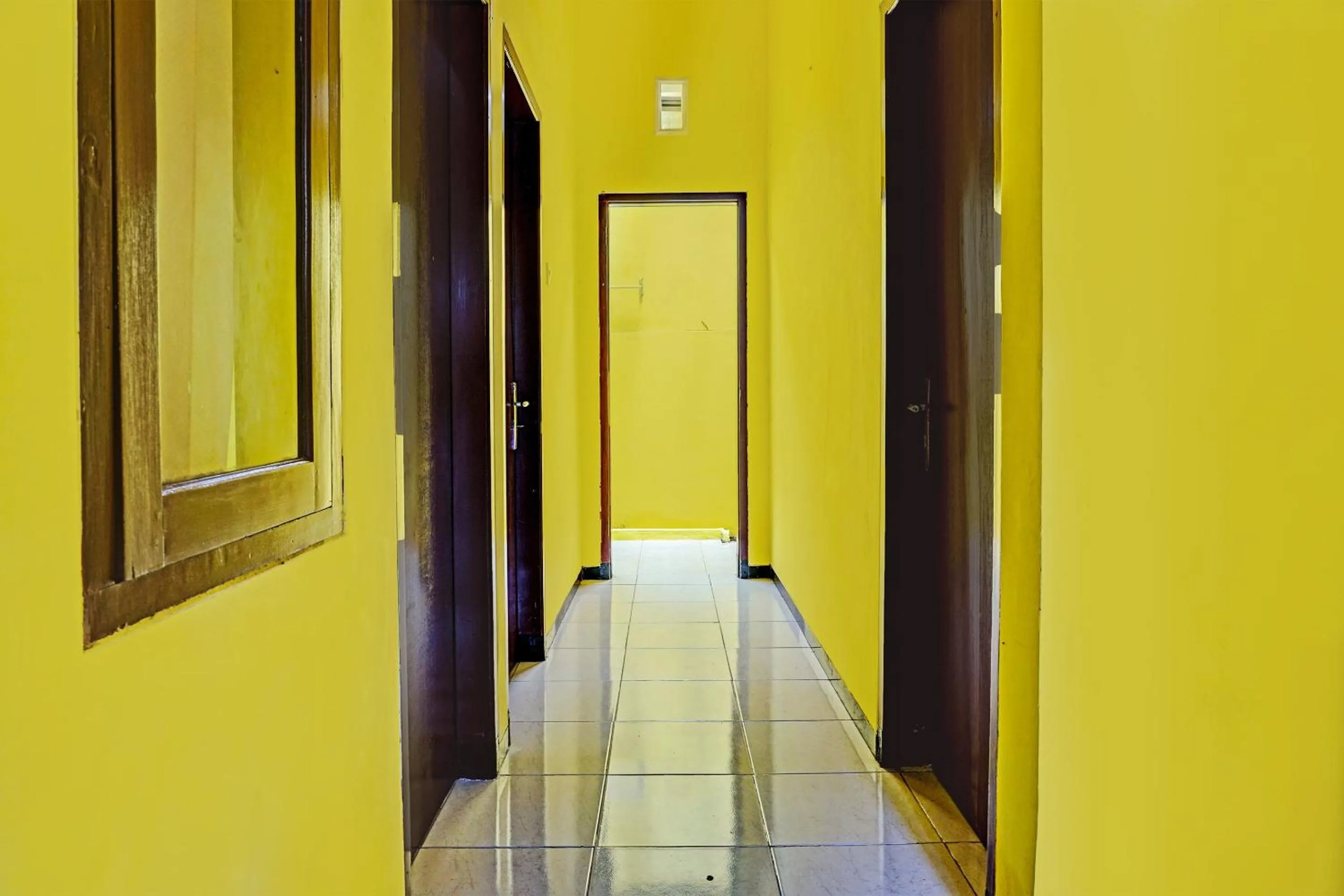 Lobby or reception in OYO Life 91931 Permata Brantas Syariah Homestay