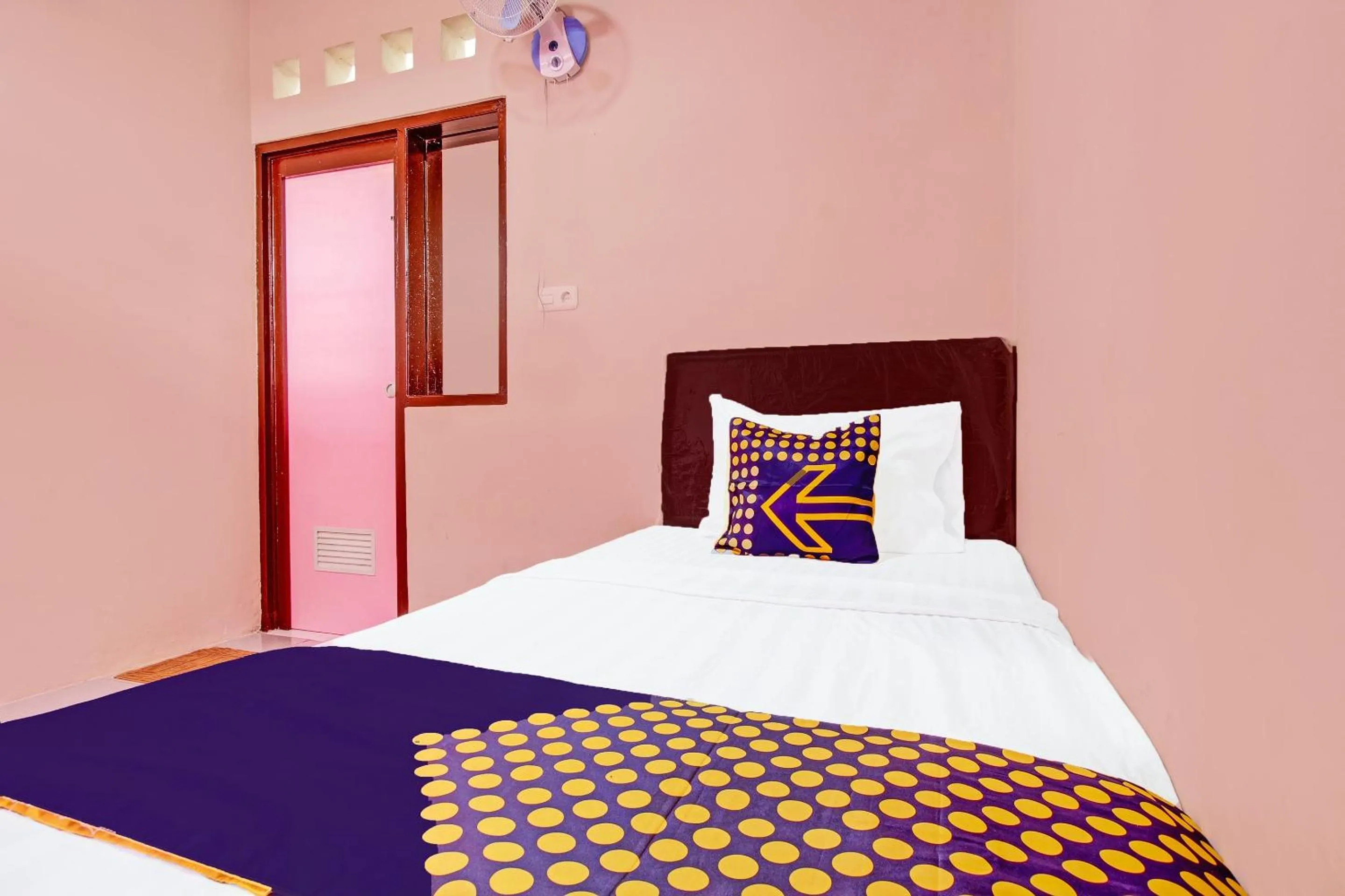 Bedroom in Hotel O Guest House Mustika Syariah Near alun alun kota purwokerto