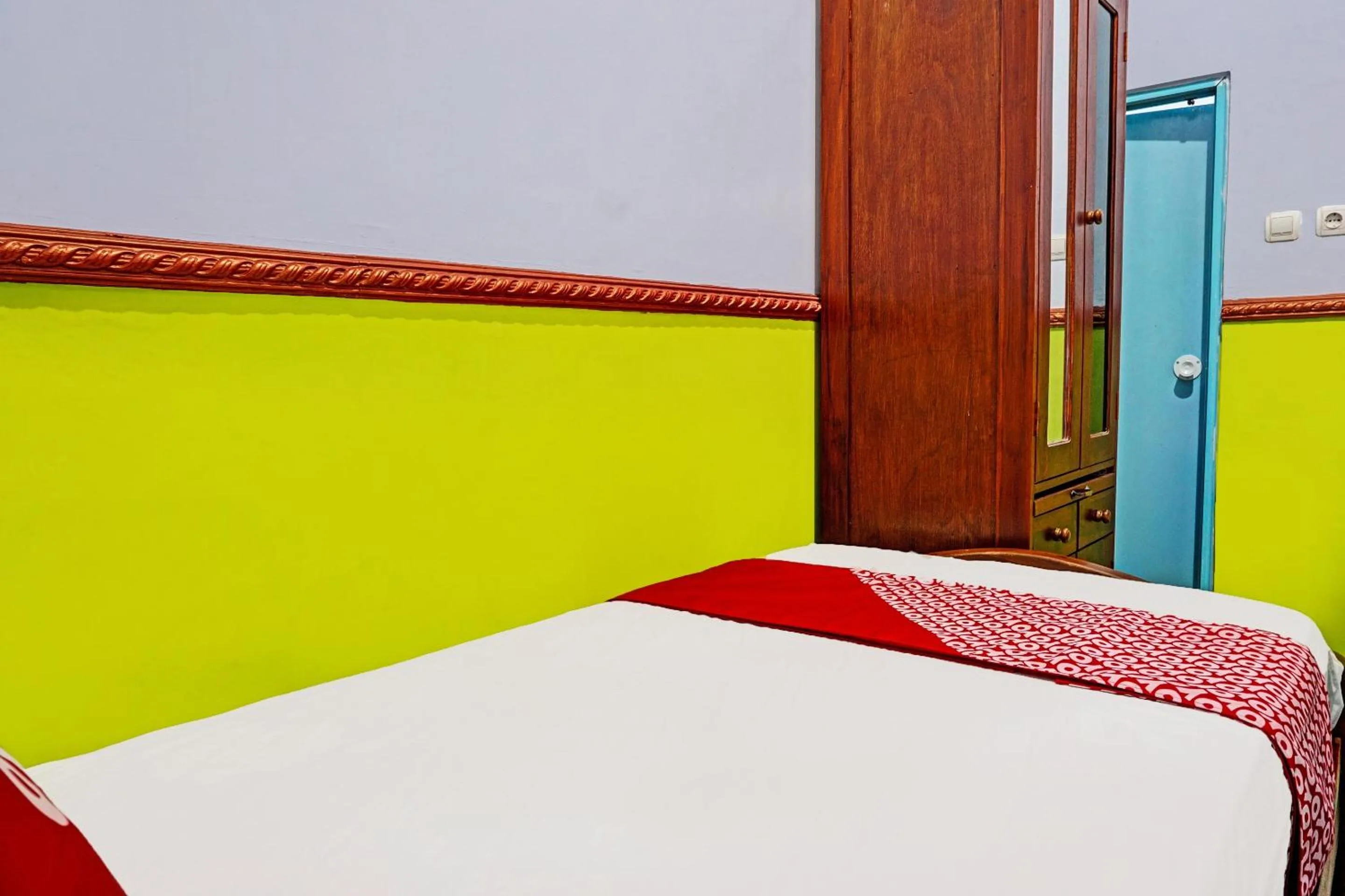 Bedroom, Bed in Hotel O Noril Haromain Homestay Syariah