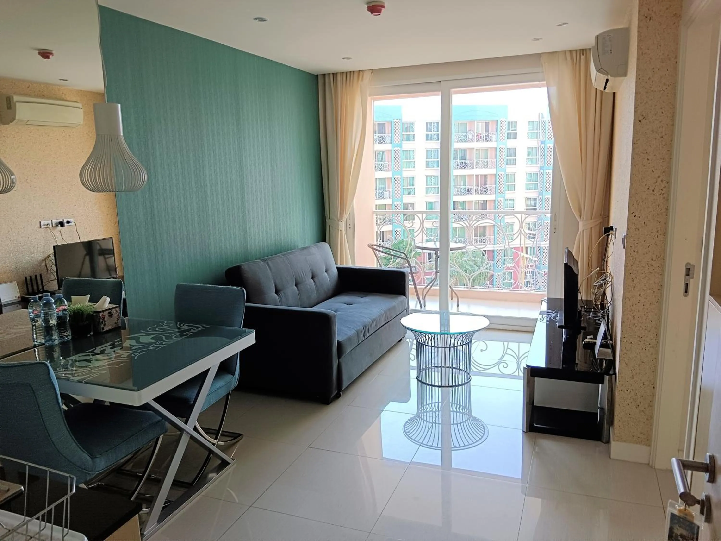 Bed in Grande Caribbean Condo Resort Pattaya