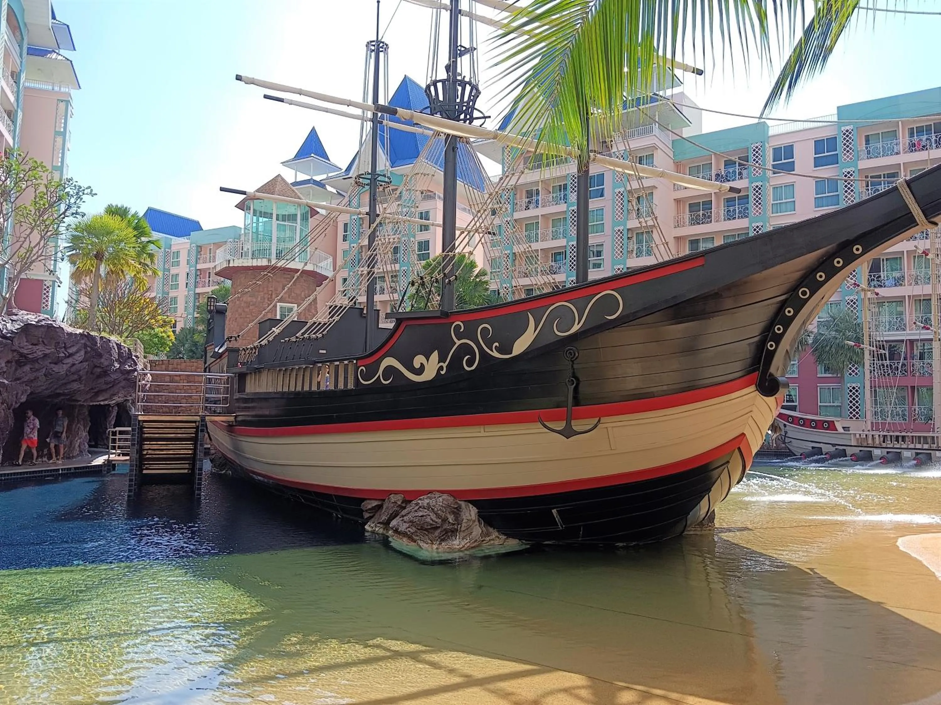 Day in Grande Caribbean Condo Resort Pattaya