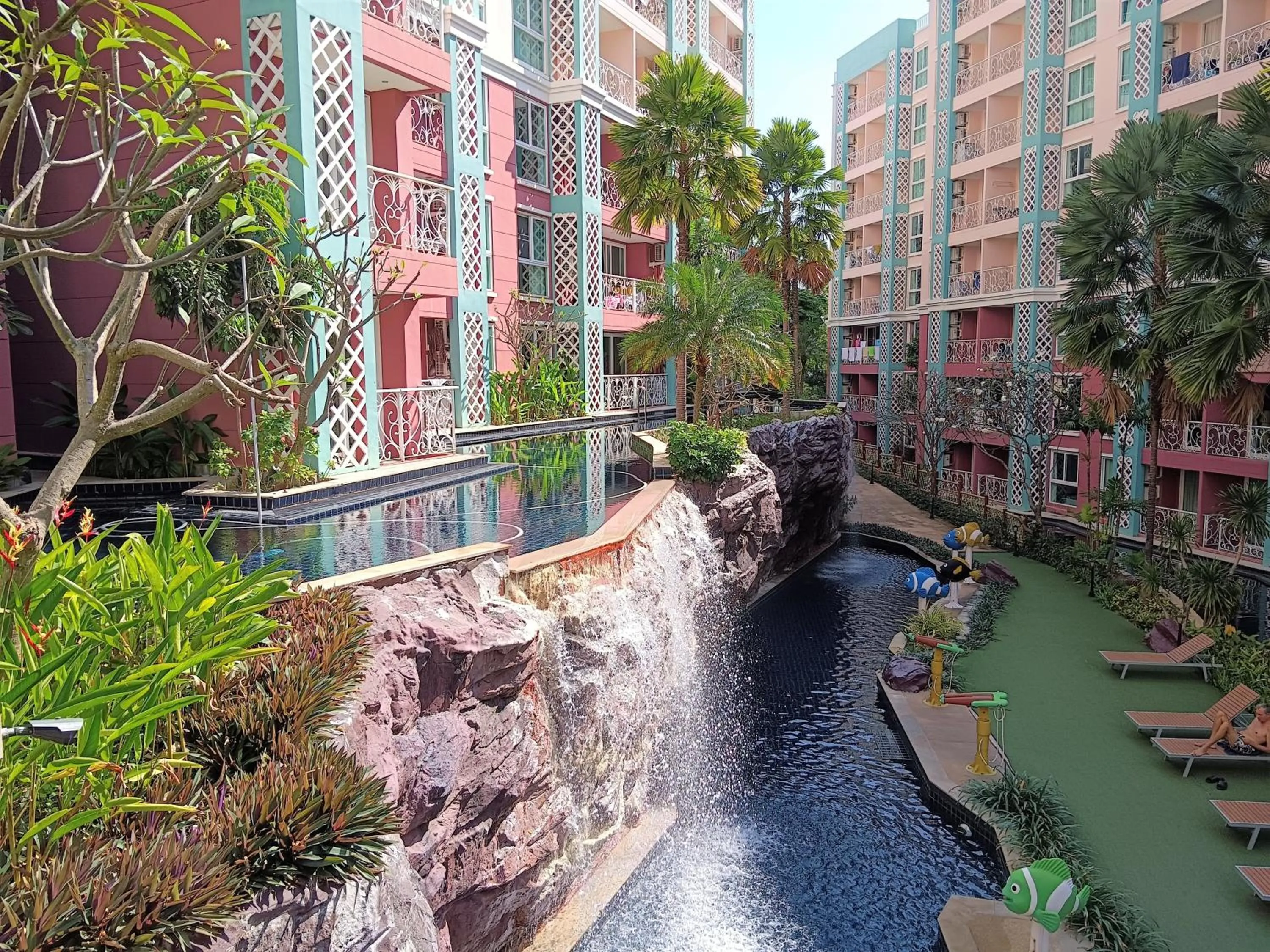 Property building in Grande Caribbean Condo Resort Pattaya