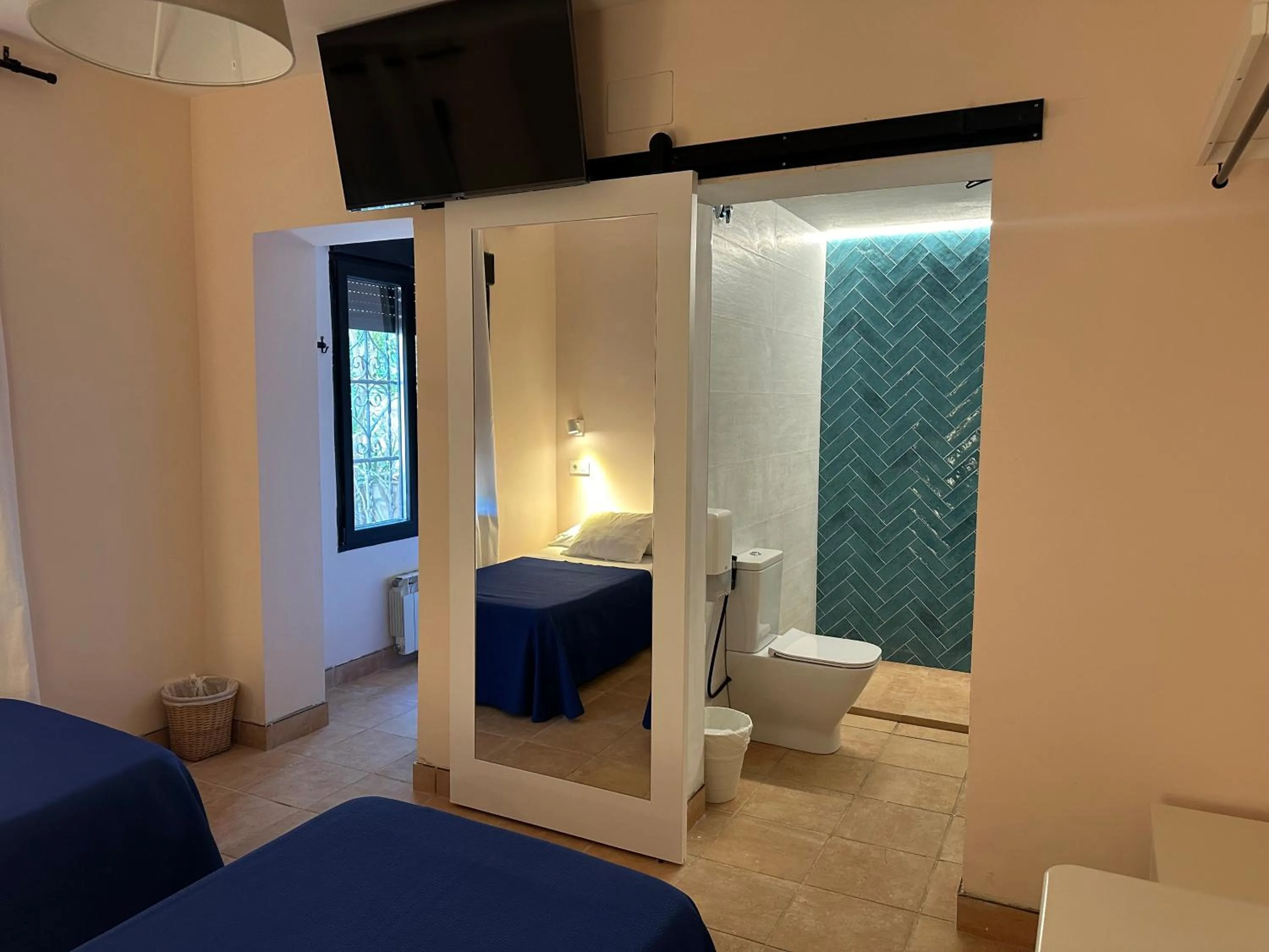 Bed in Hostal Moscatel