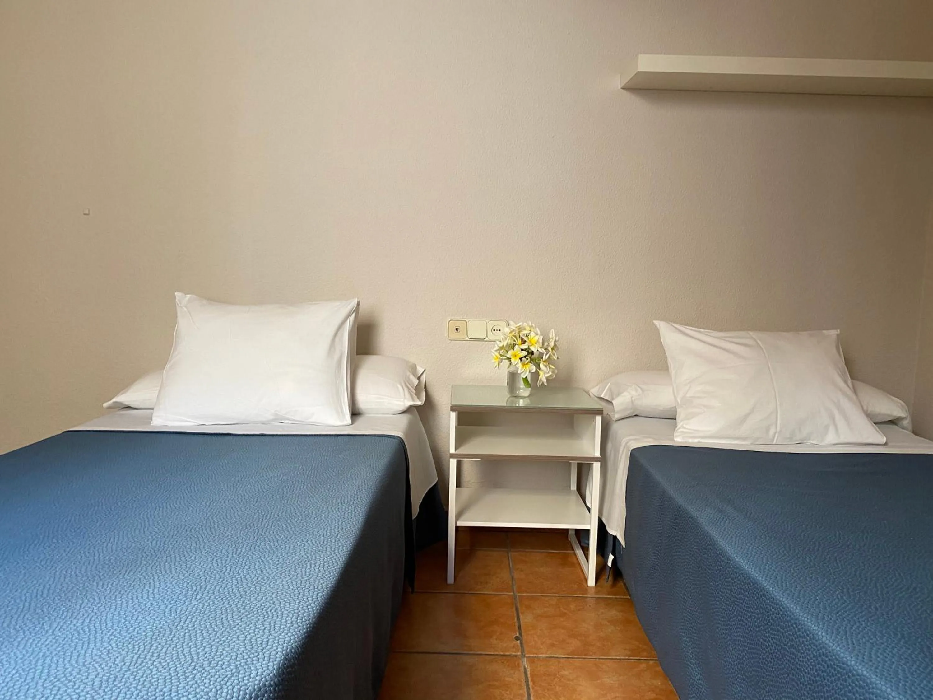 Bed in Hostal Moscatel