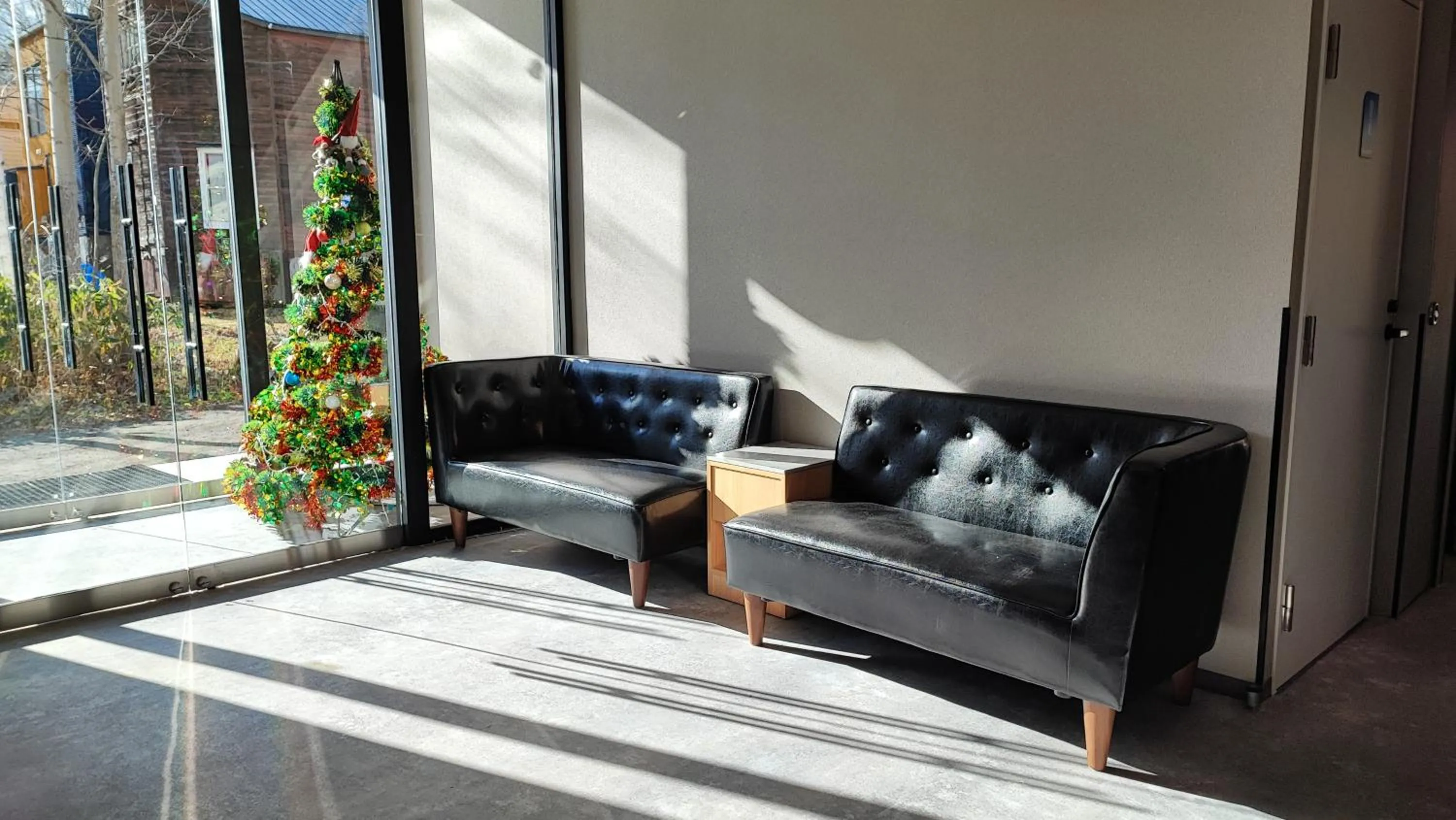 Seating area in Q FOX BLACK DIAMOND HOTEL