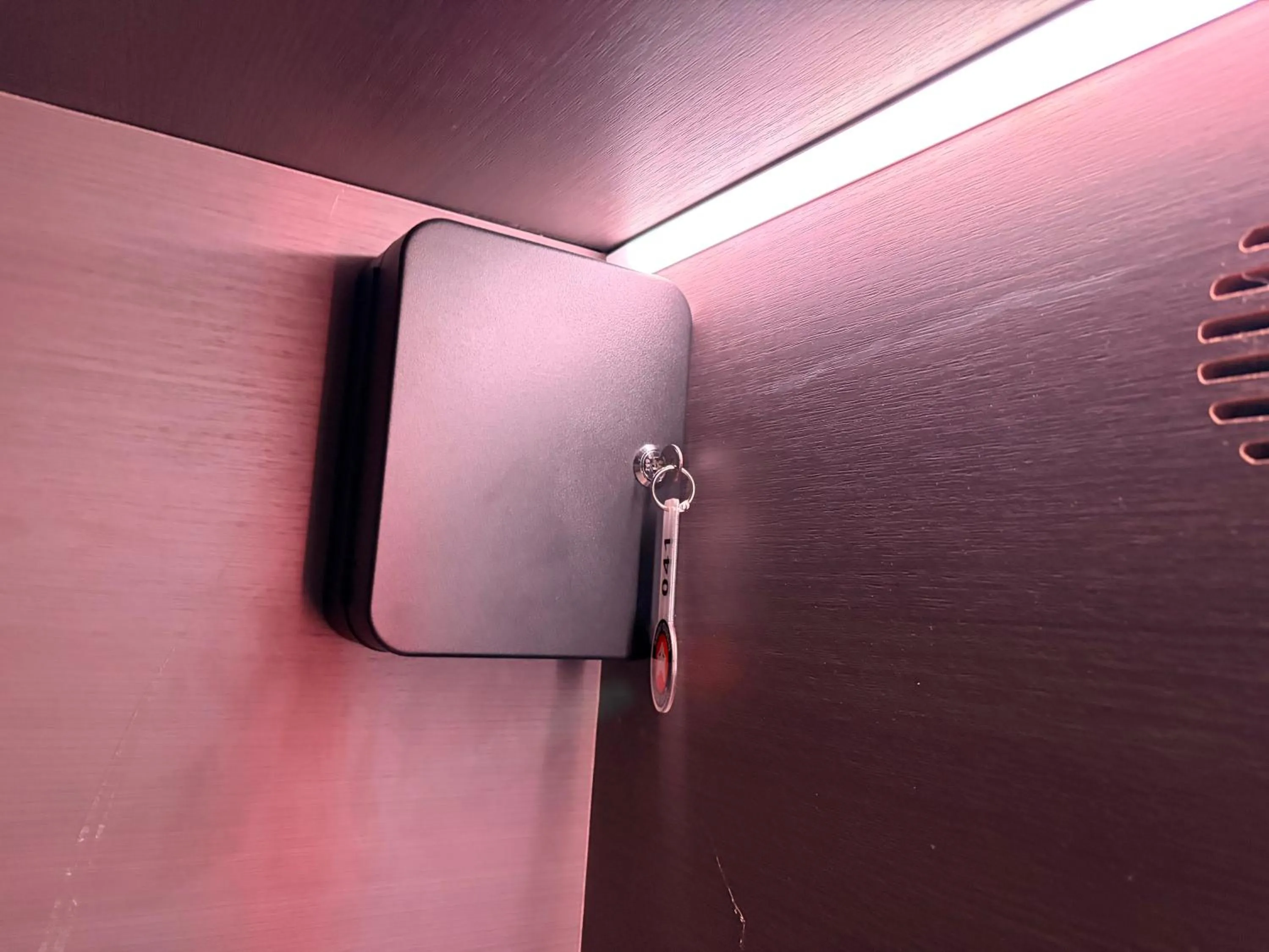 bunk bed in Q FOX BLACK DIAMOND HOTEL