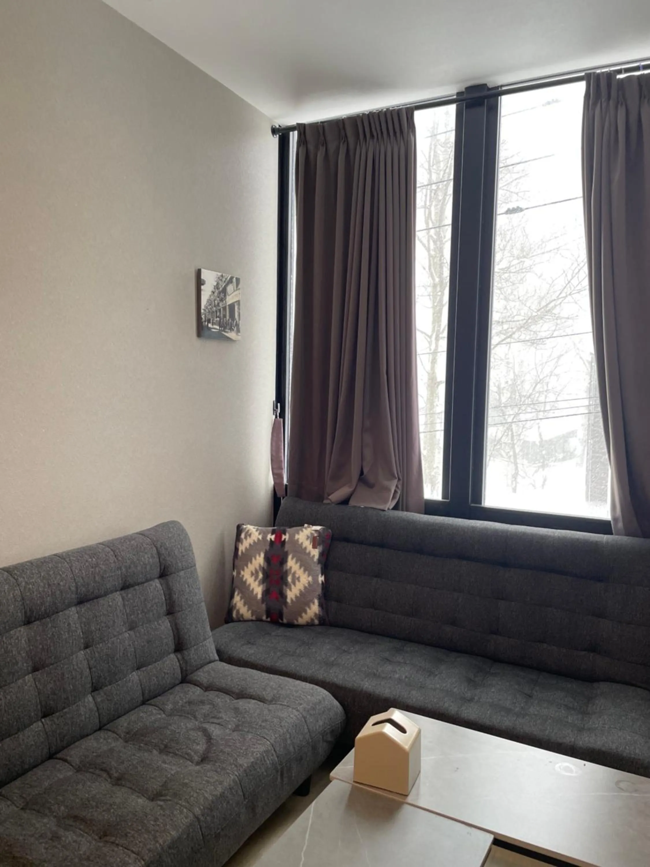 Communal lounge/ TV room in Q FOX BLACK DIAMOND HOTEL