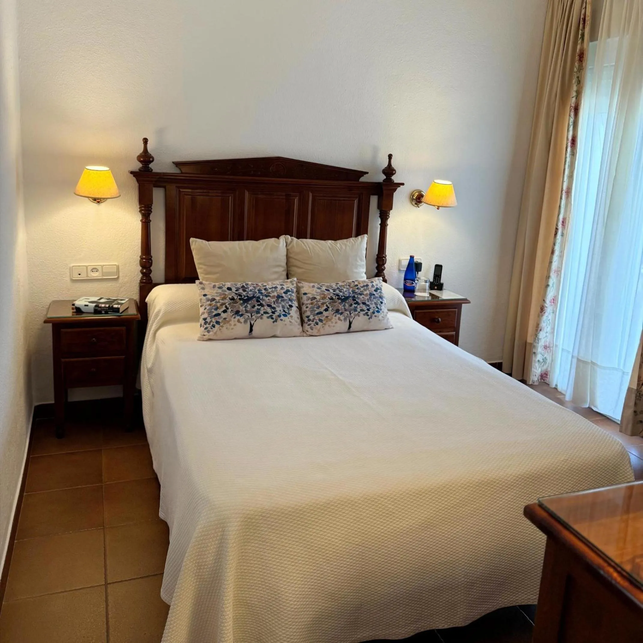 Decorative detail, Bed in Hotel Los Olivos