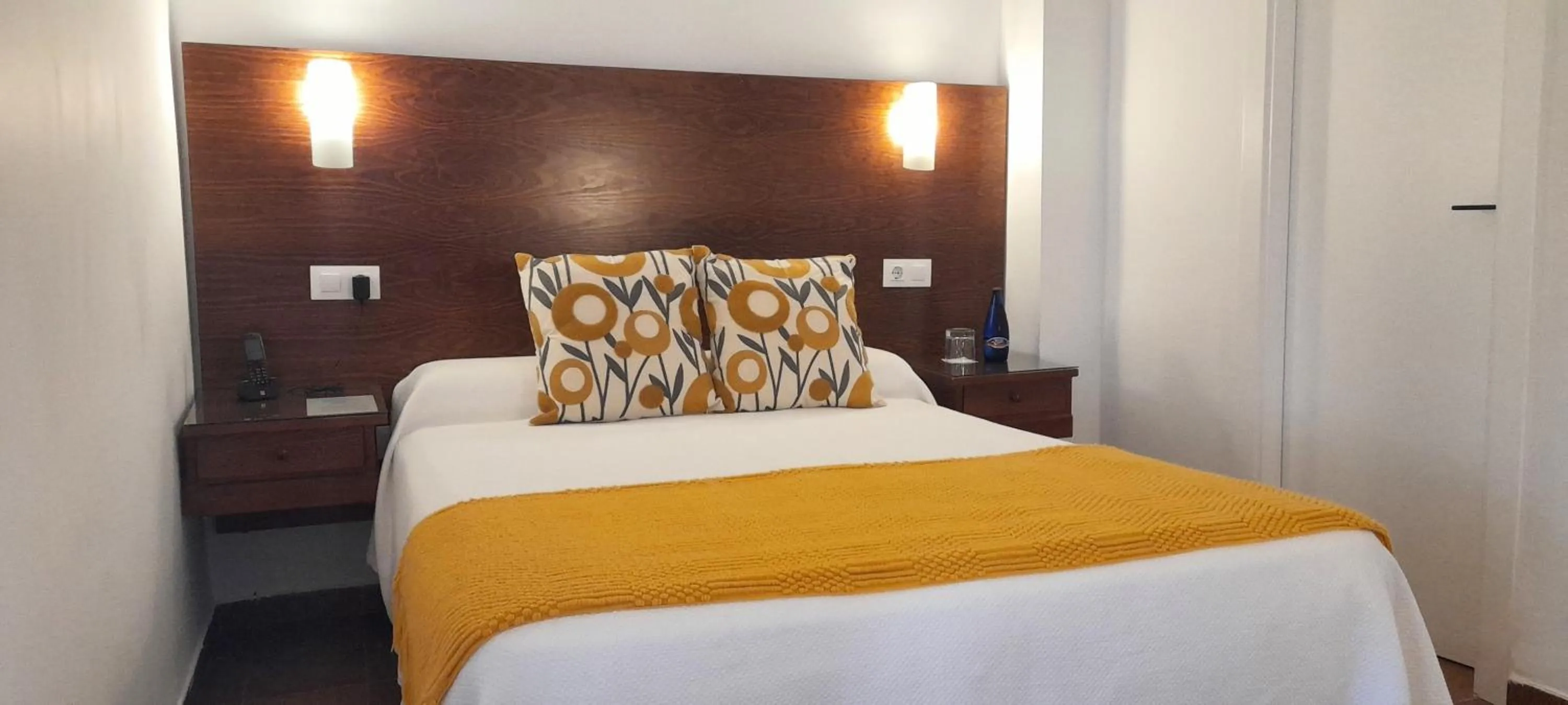 Bed in Hotel Los Olivos