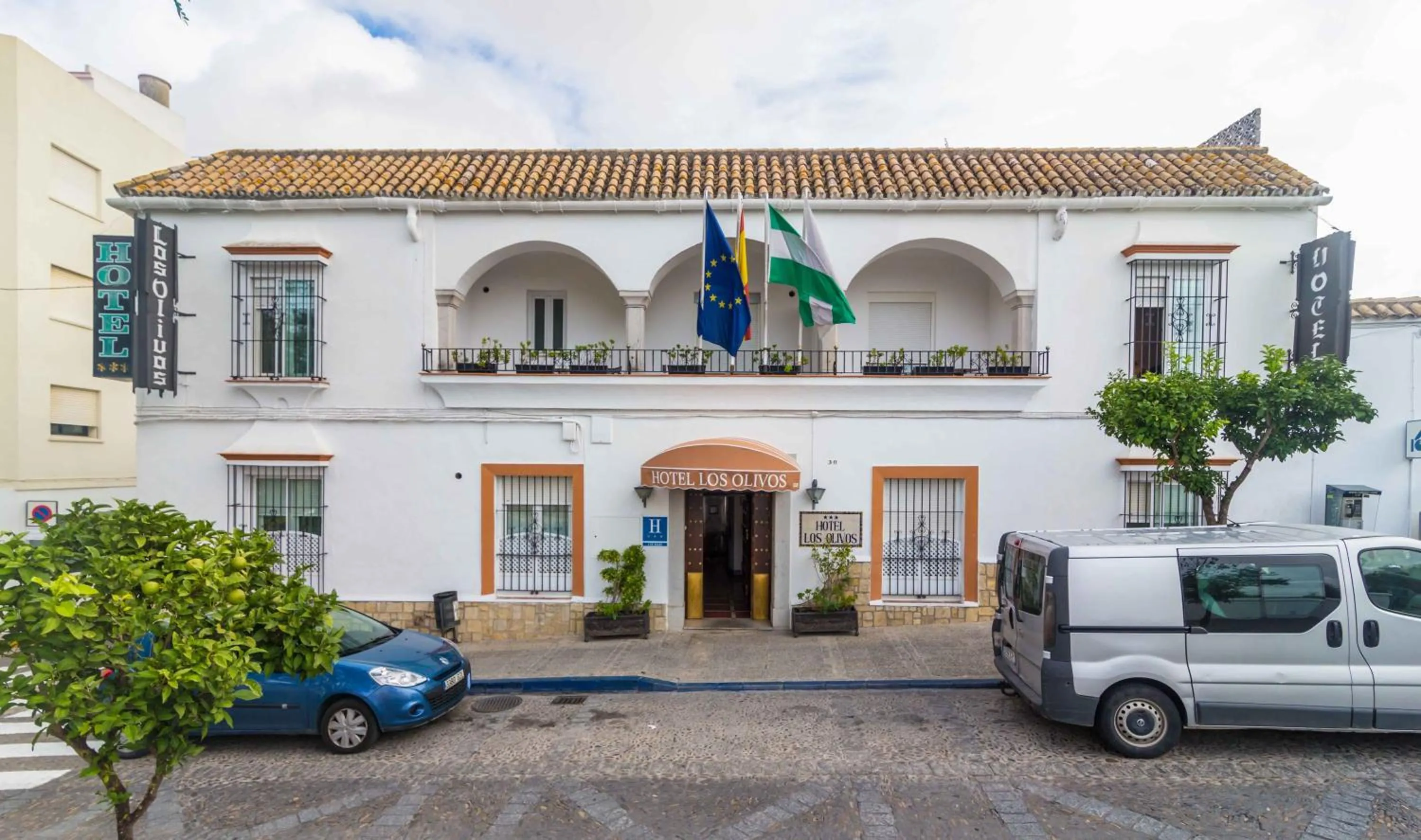Facade/entrance in Hotel Los Olivos