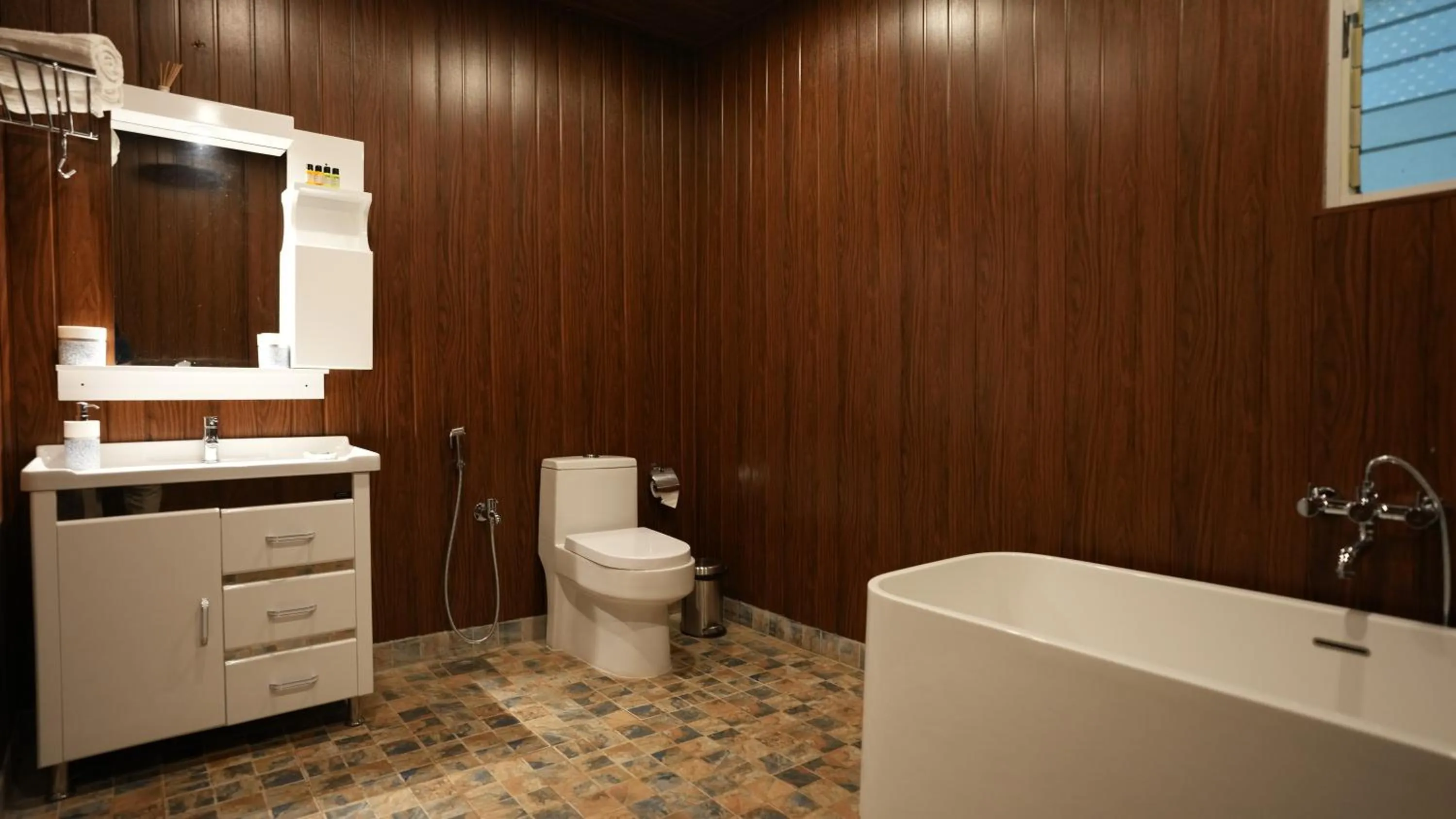 Shower in Prive by Whiteflower