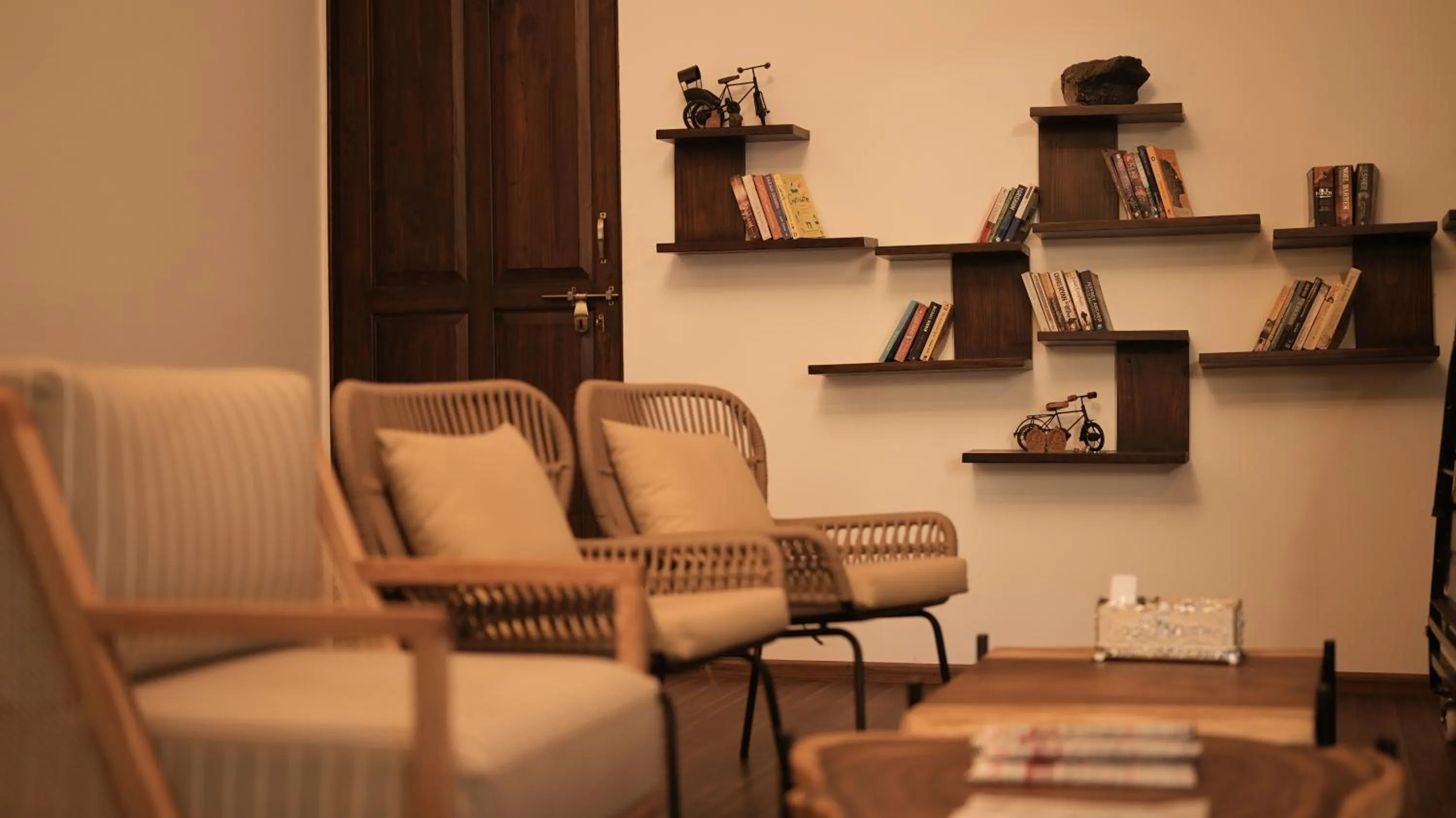 Library in Prive by Whiteflower