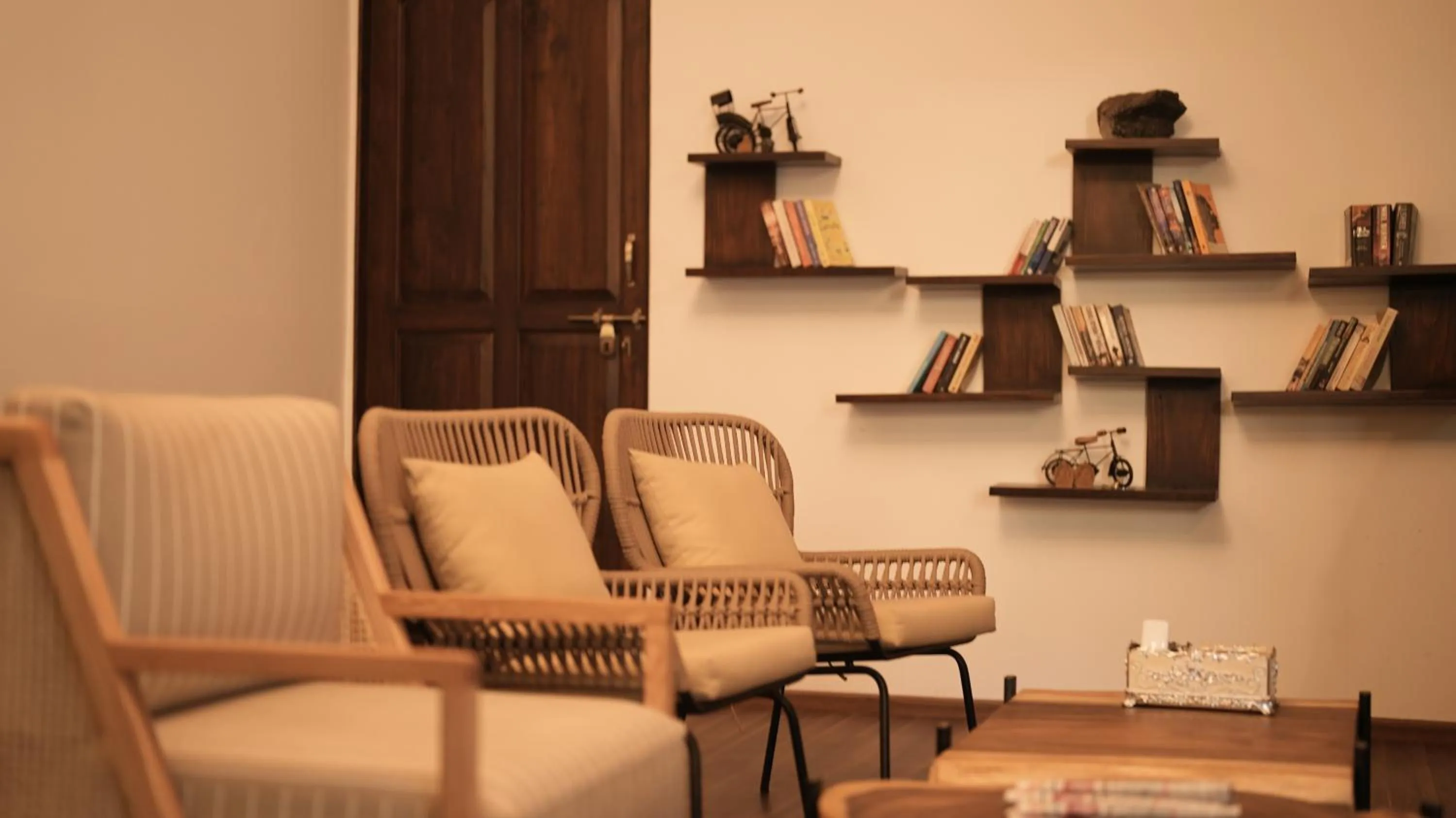 Library in Prive by Whiteflower