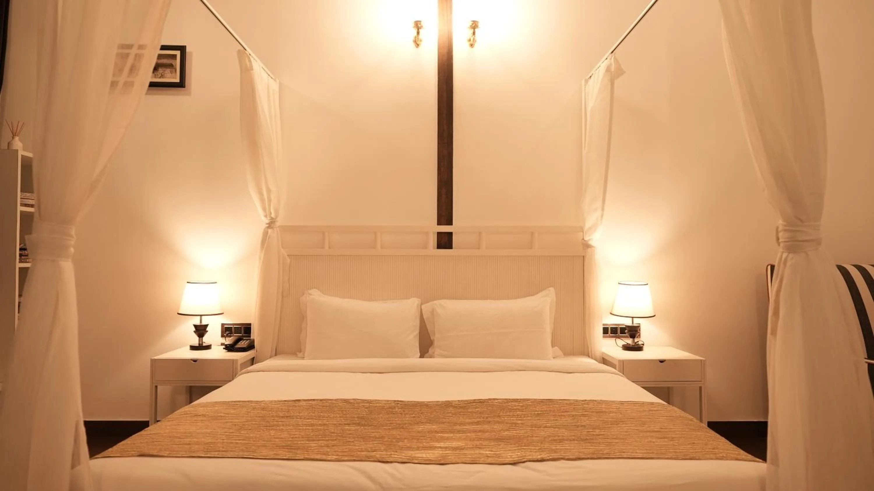 Bed in Prive by Whiteflower