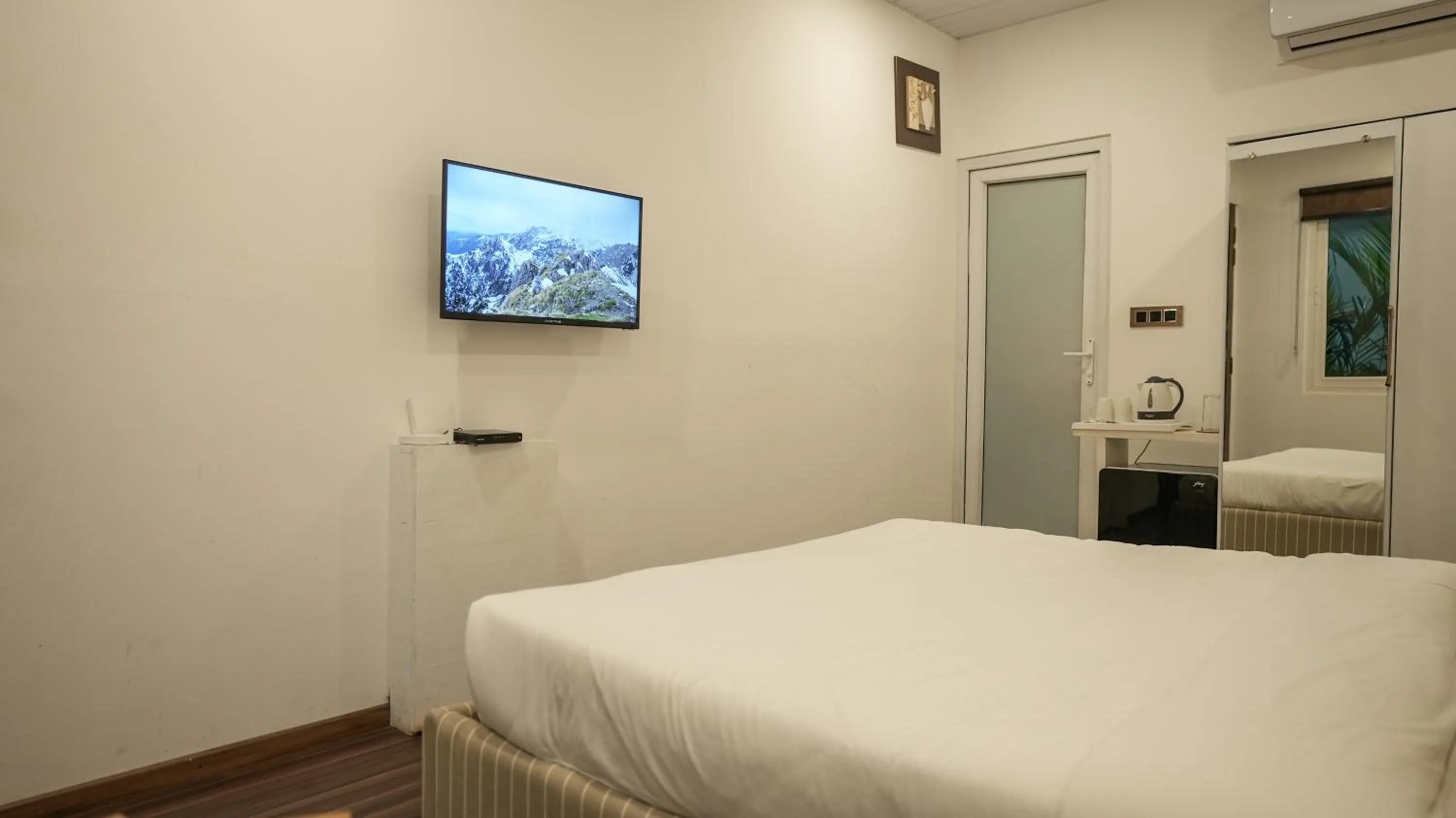 Bed in Prive by Whiteflower