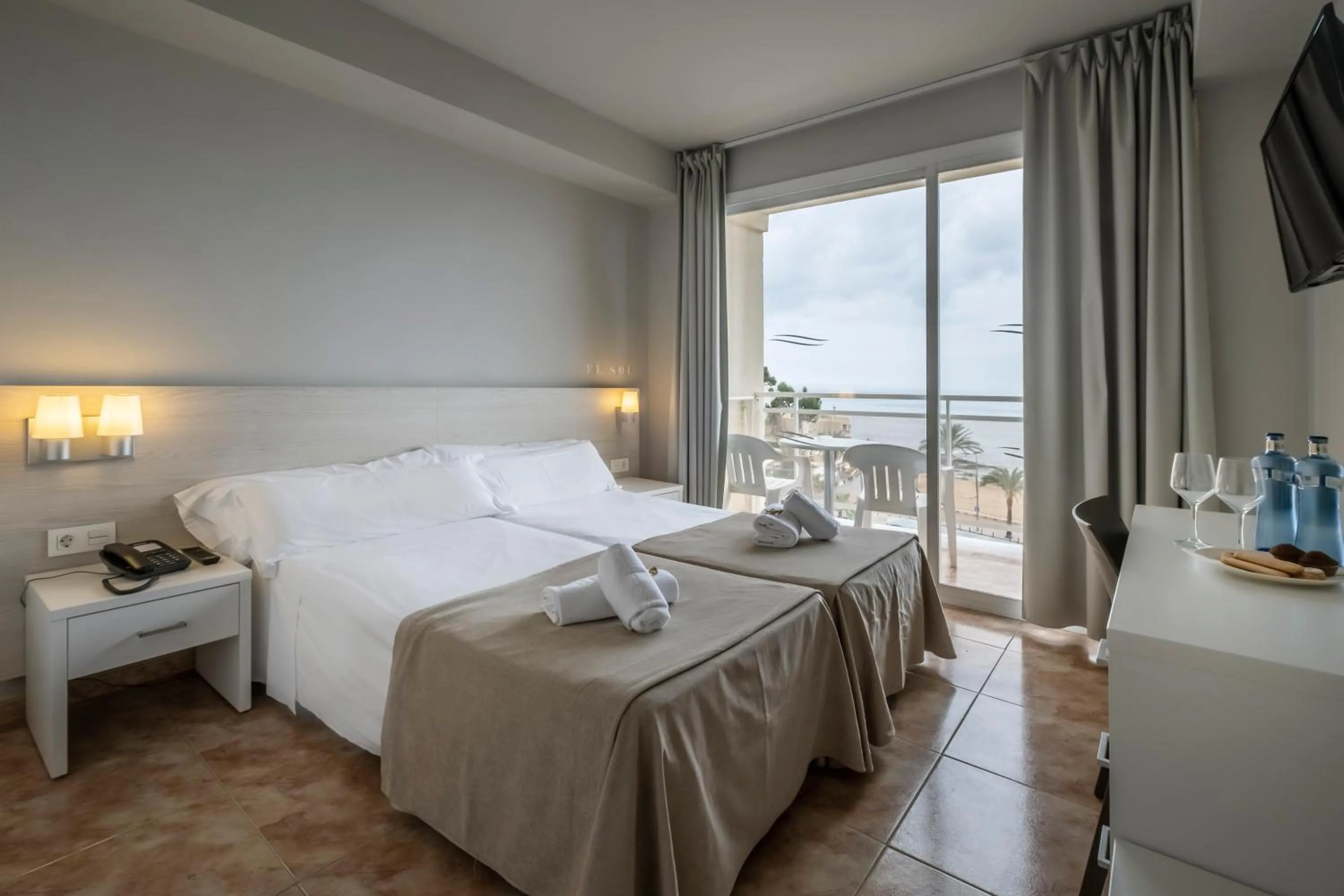 Bedroom, Bed in Rosamar Maritim 4*