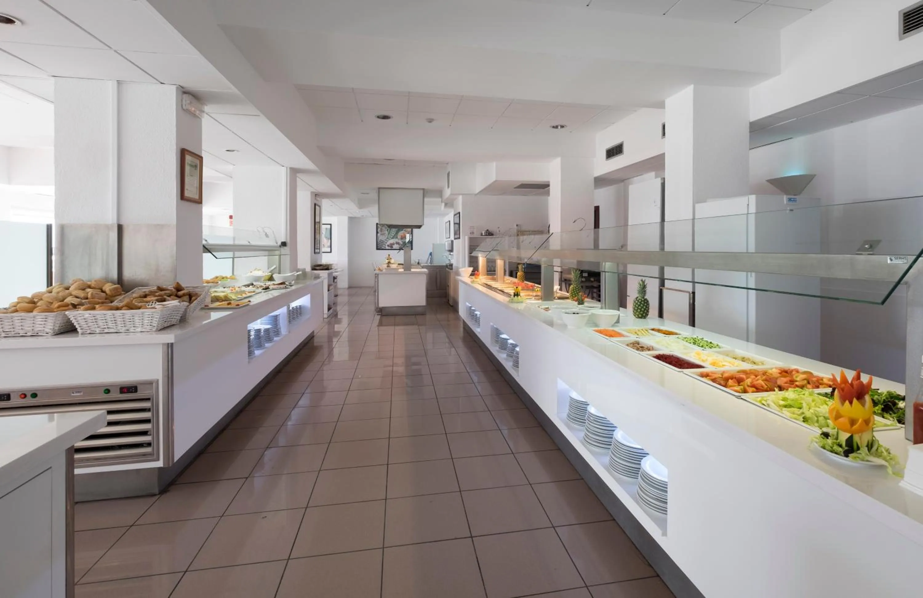 Restaurant/places to eat in Rosamar Maritim 4*