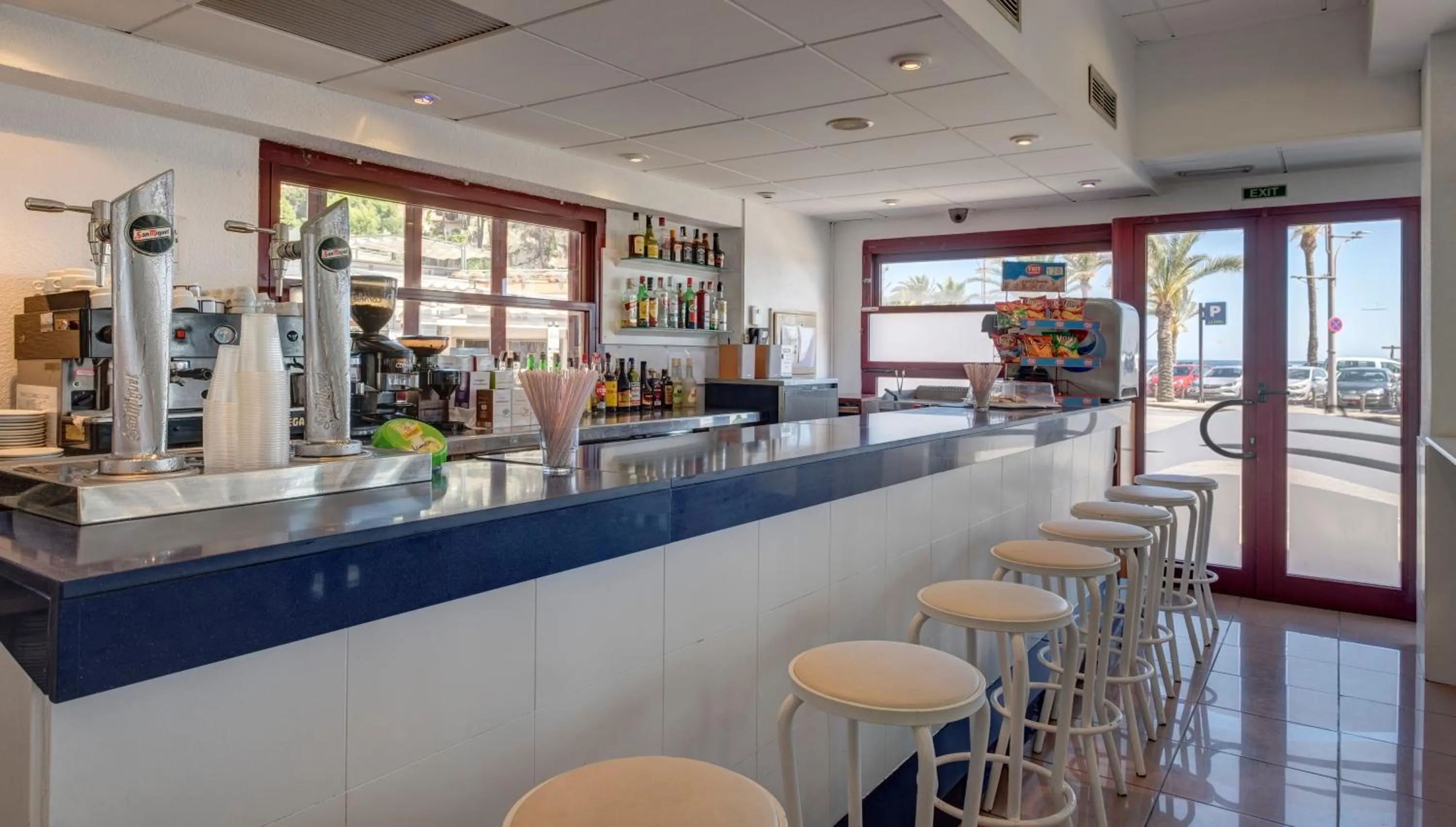 Lounge or bar in Rosamar Maritim 4*