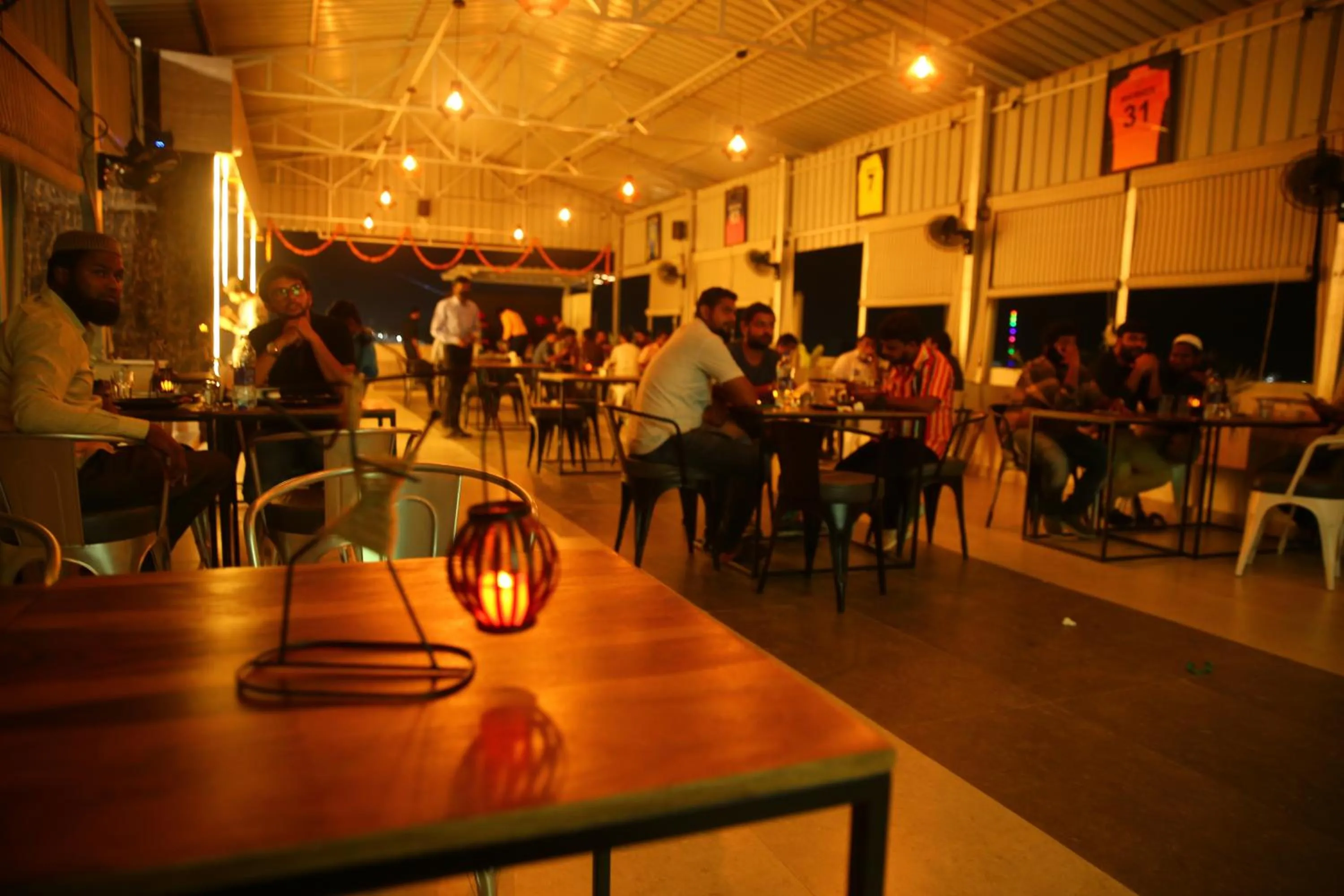 Restaurant/places to eat in Hotel Maruthi Inn