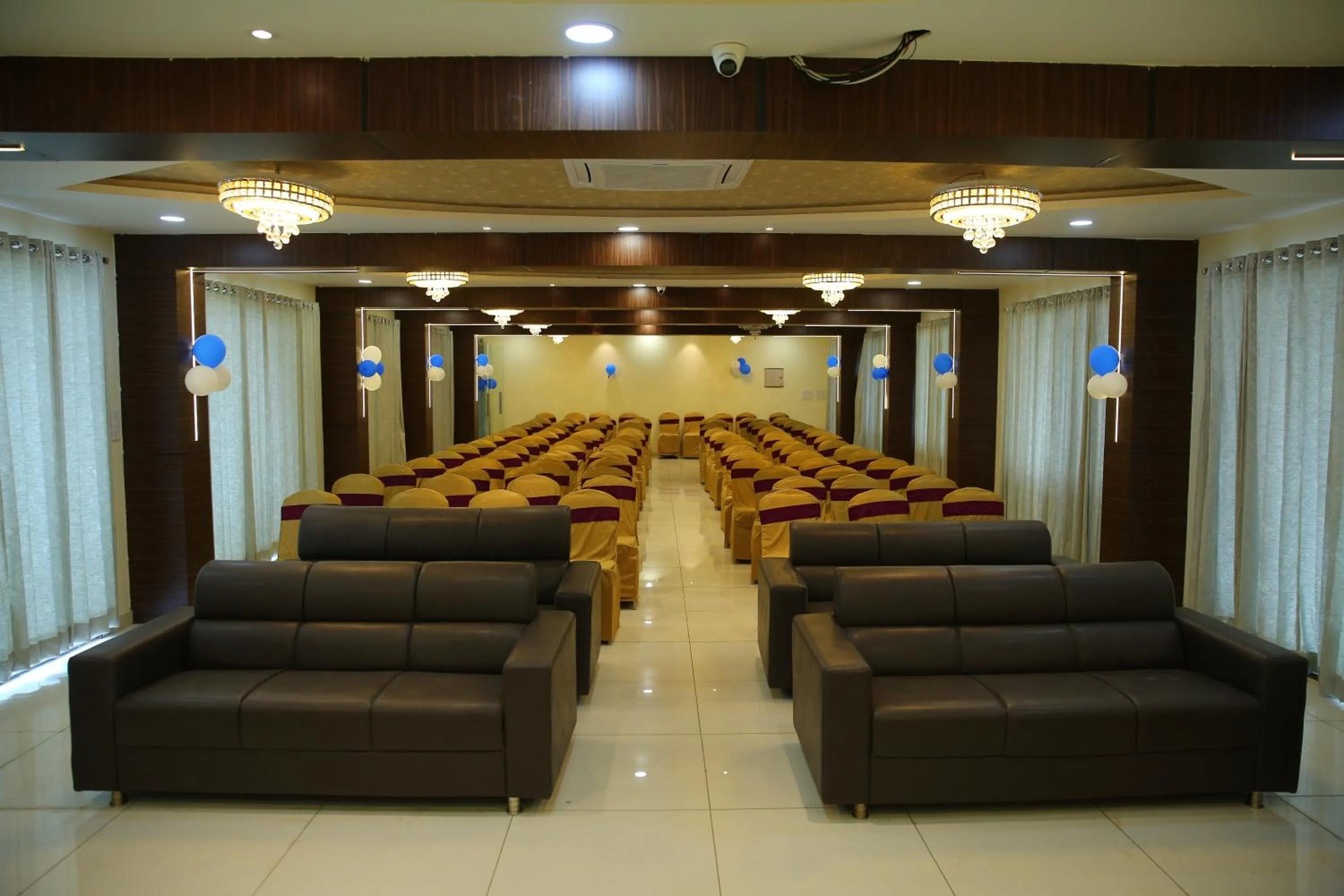 Business facilities in Hotel Maruthi Inn