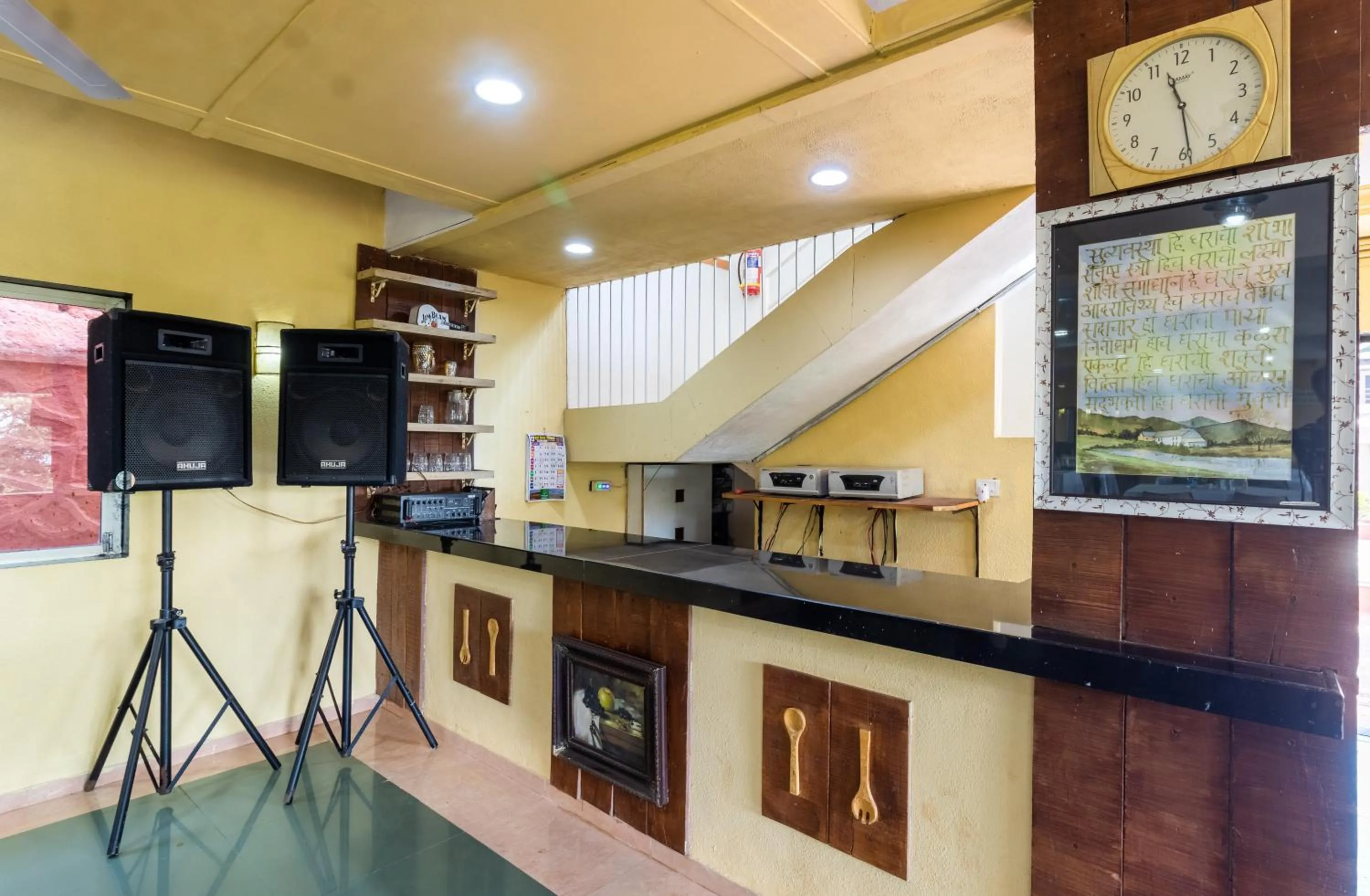 Restaurant/places to eat in Saga Resort