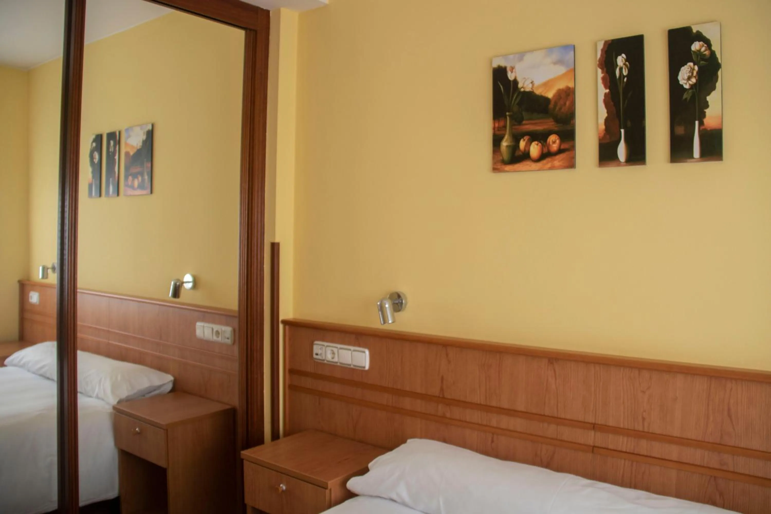 Bed in Hotel Alda Estación Oviedo