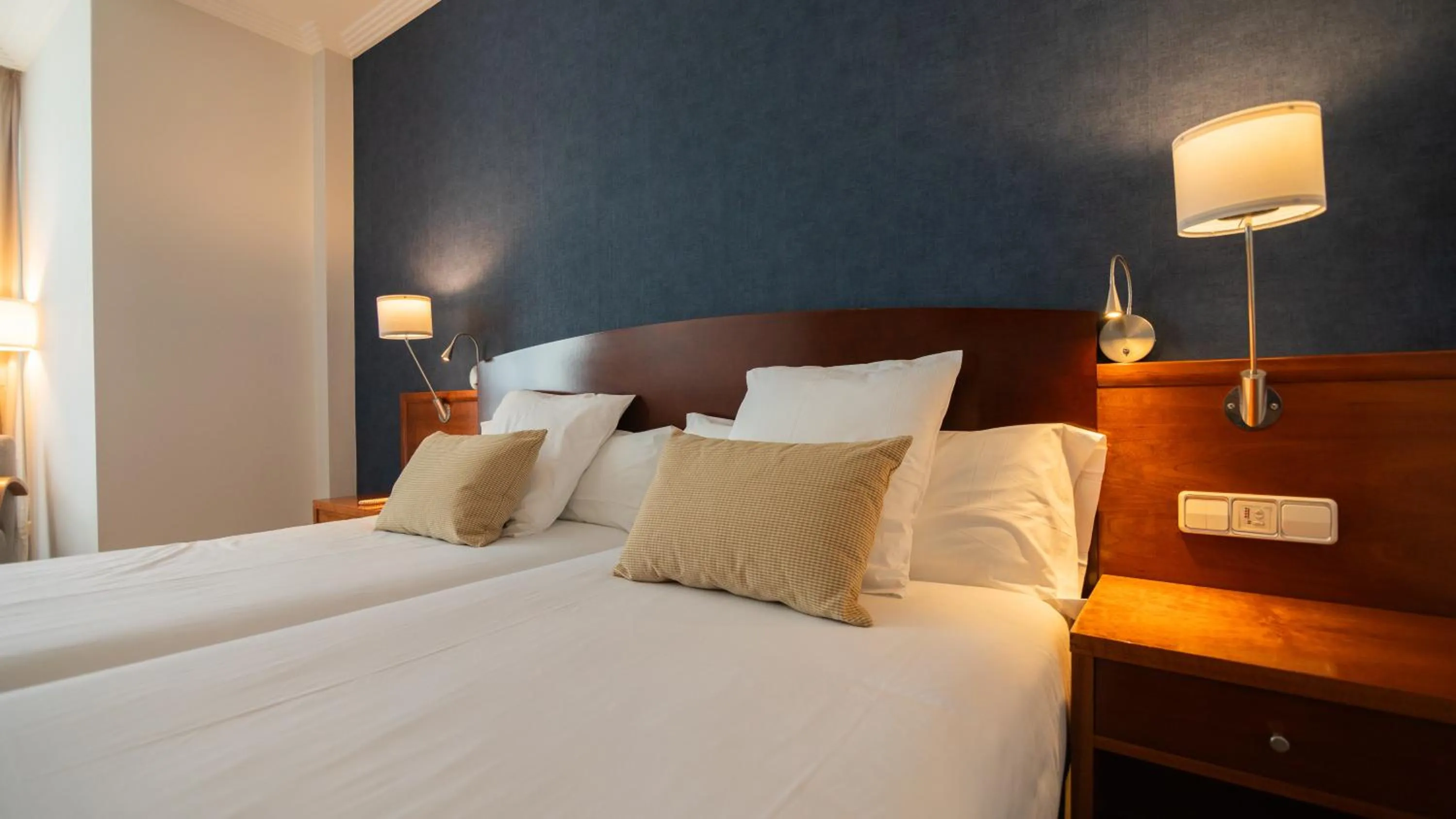 Property building, Bed in Hotel Spa Galatea