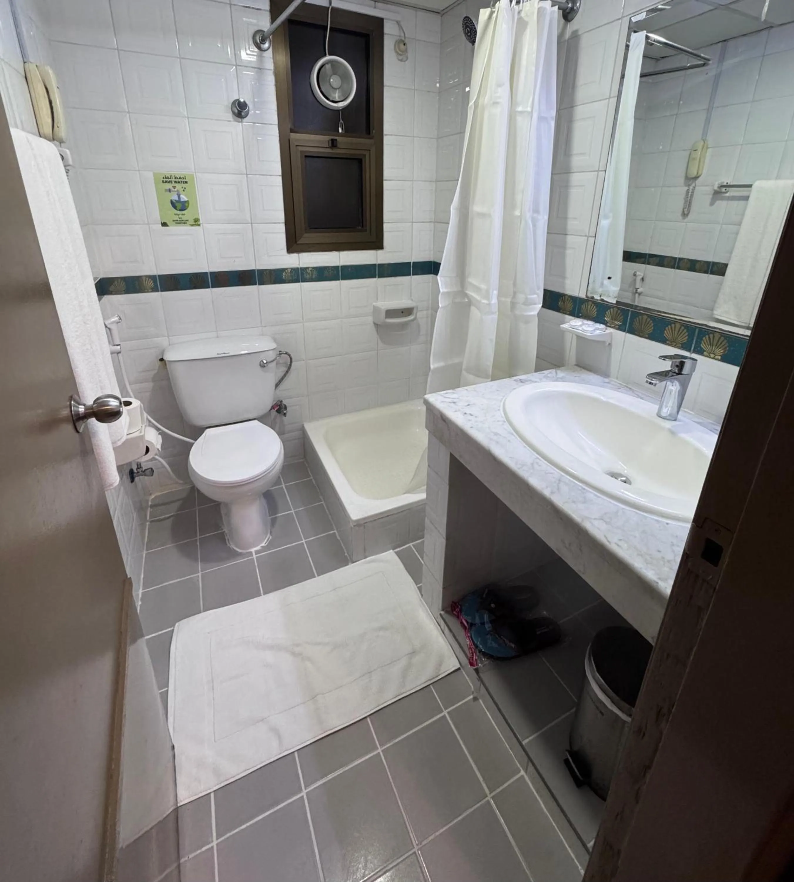 Toilet in Blue Sky Way Hotel