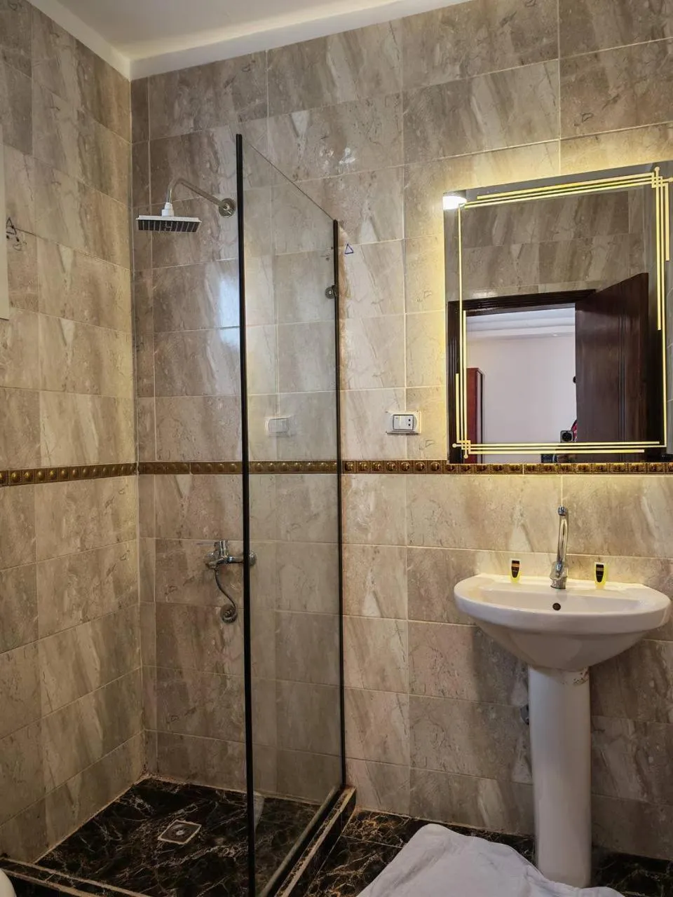 Bathroom in Hur Pyramids Inn