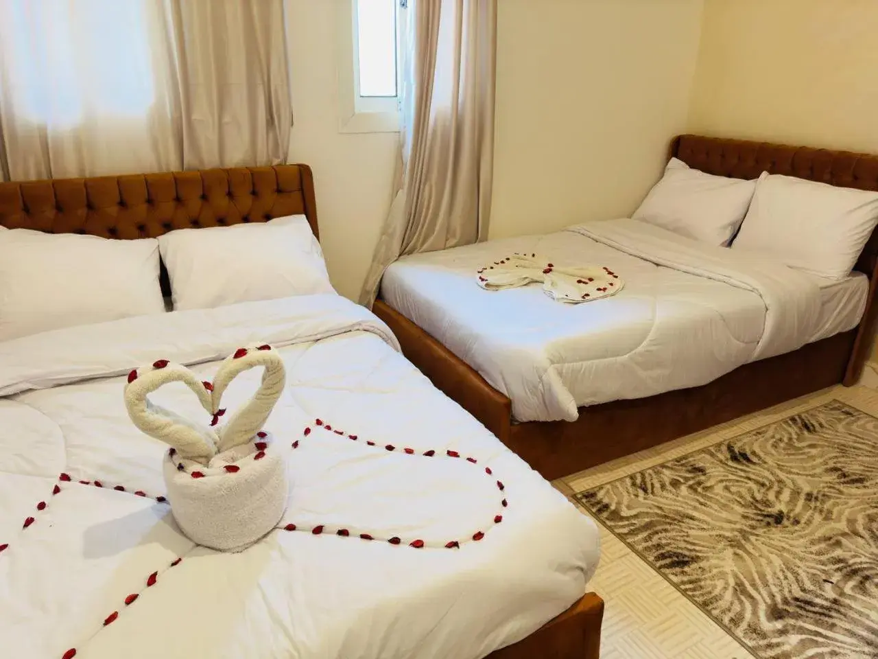 Standard Double or Twin Room with Balcony in Hur Pyramids Inn Standard Double or Twin Room with Balcony in Hur Pyramids Inn