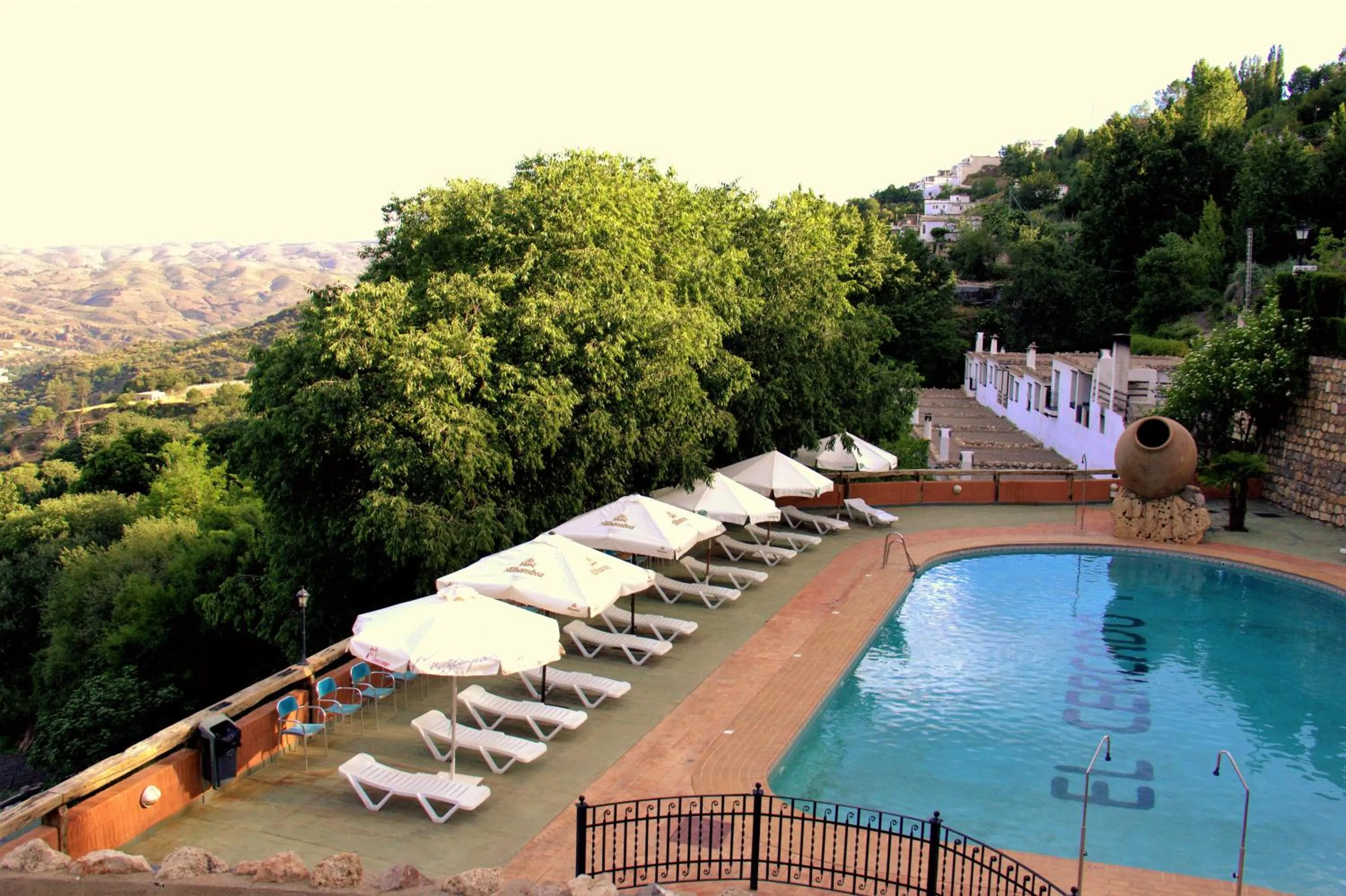 Swimming pool in Turismo Rural & SPA El Cercado