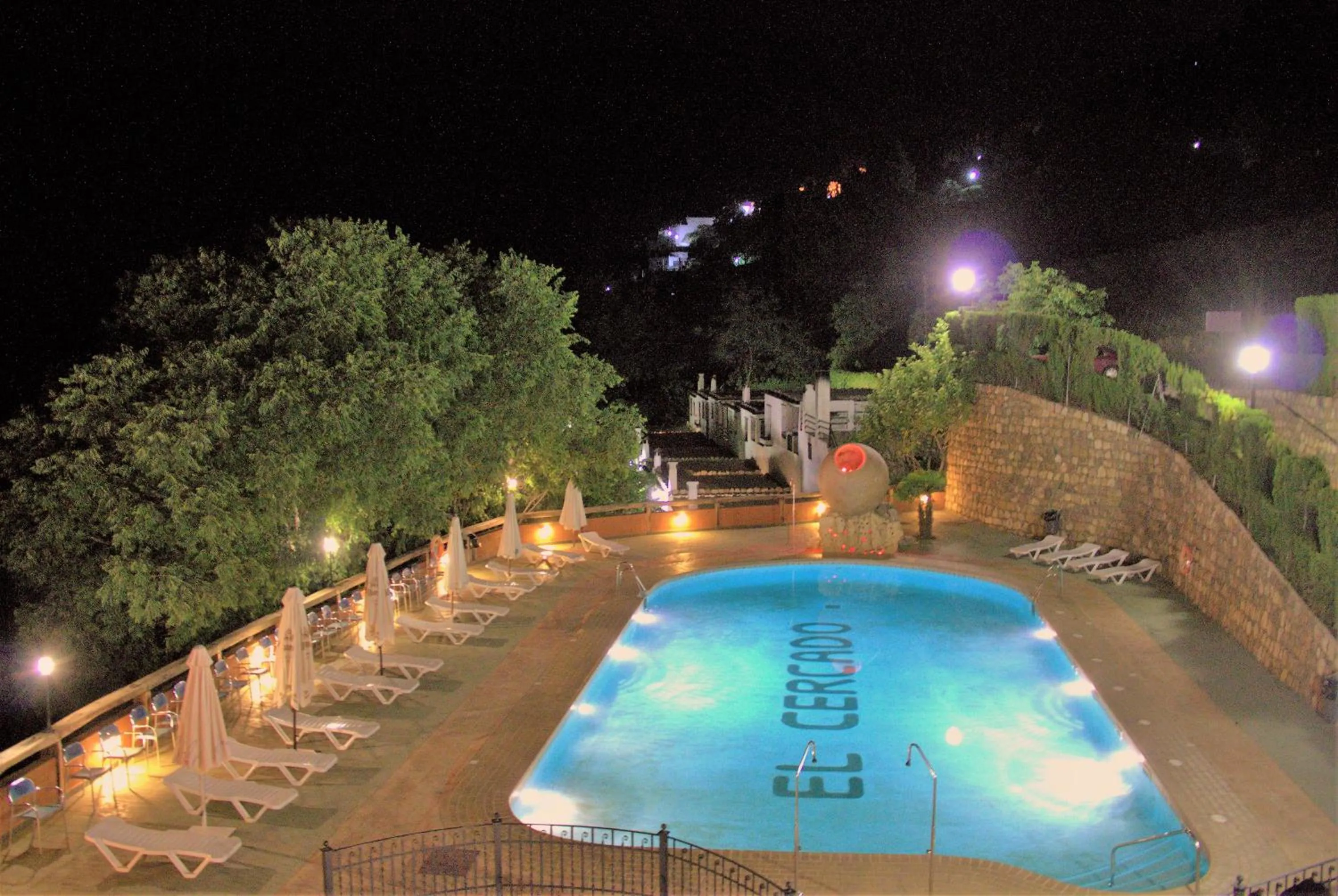 Swimming pool in Turismo Rural & SPA El Cercado