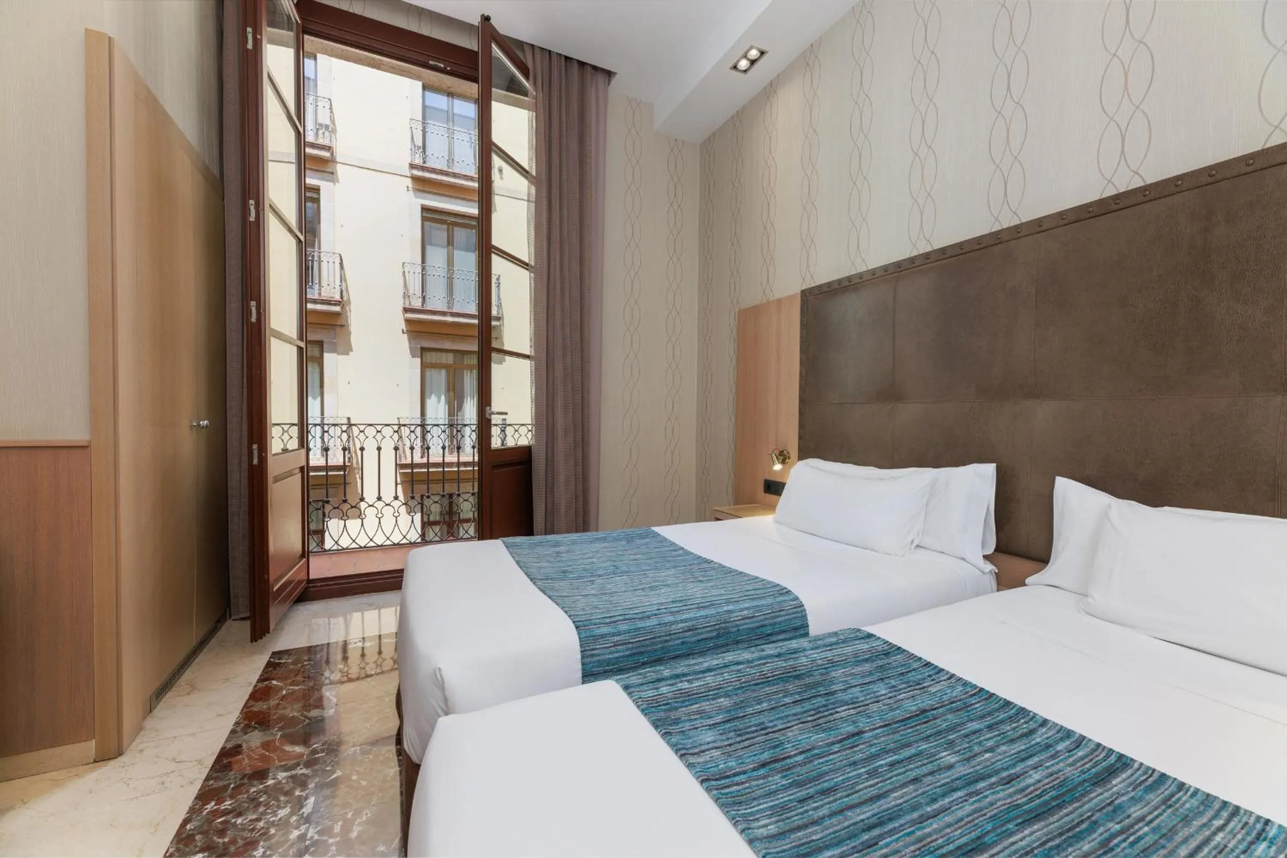 Bedroom, Bed in Hotel Gótico