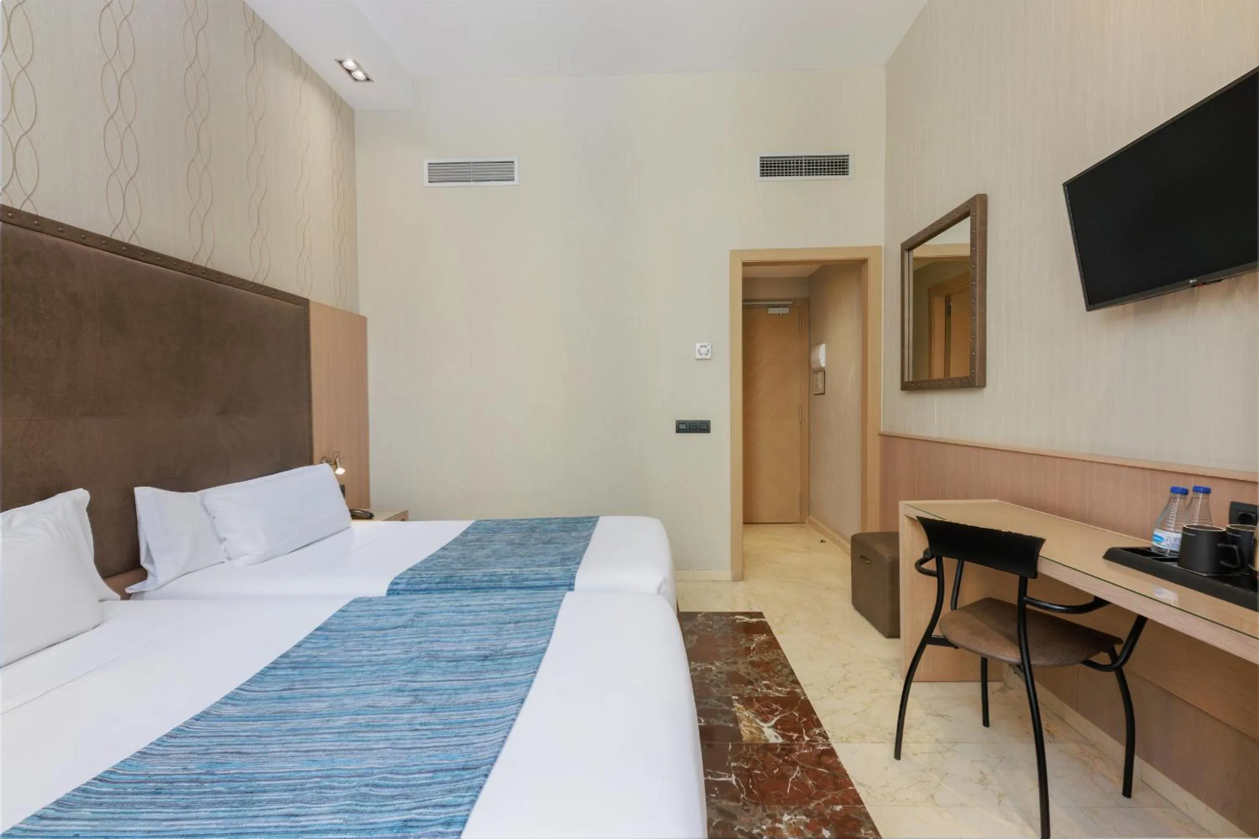 Bedroom, Bed in Hotel Gótico