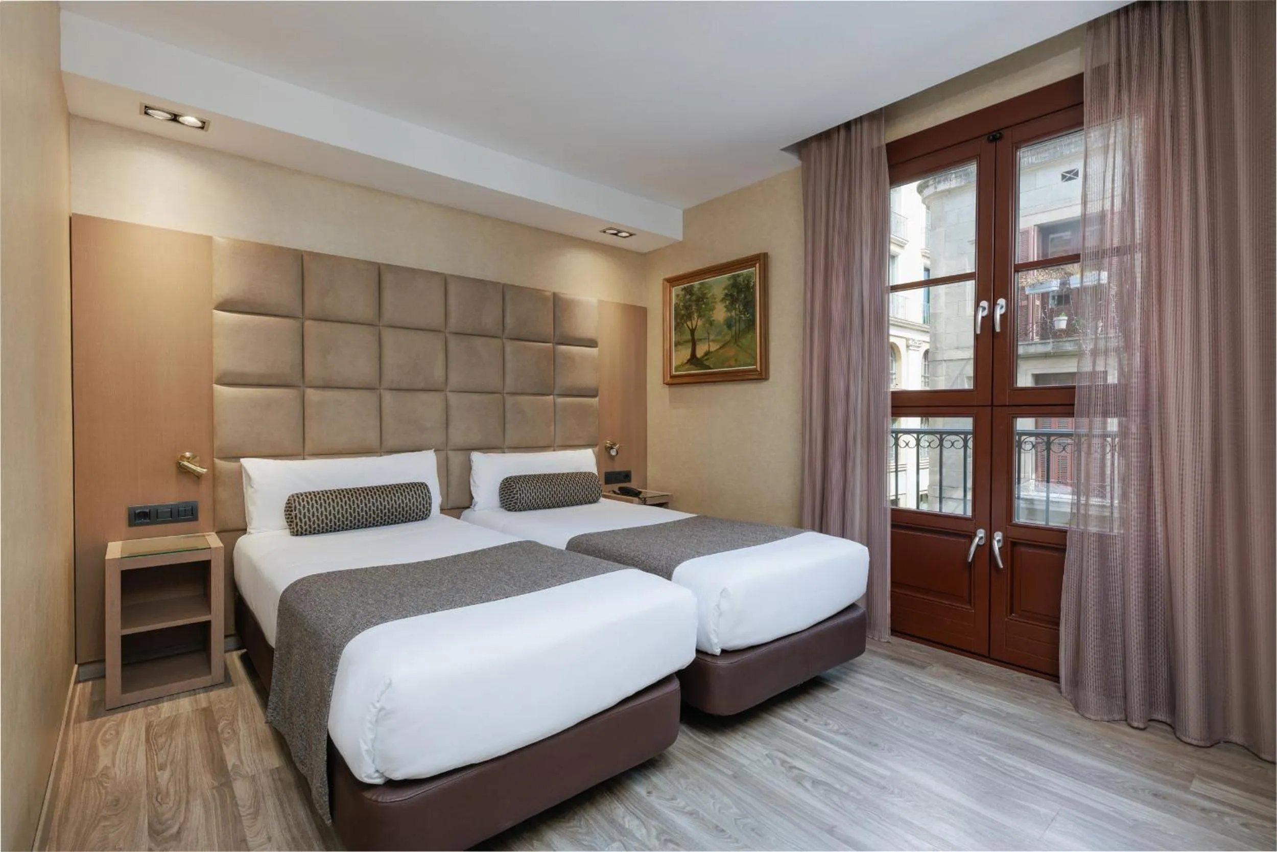 Bedroom, Bed in Hotel Suizo