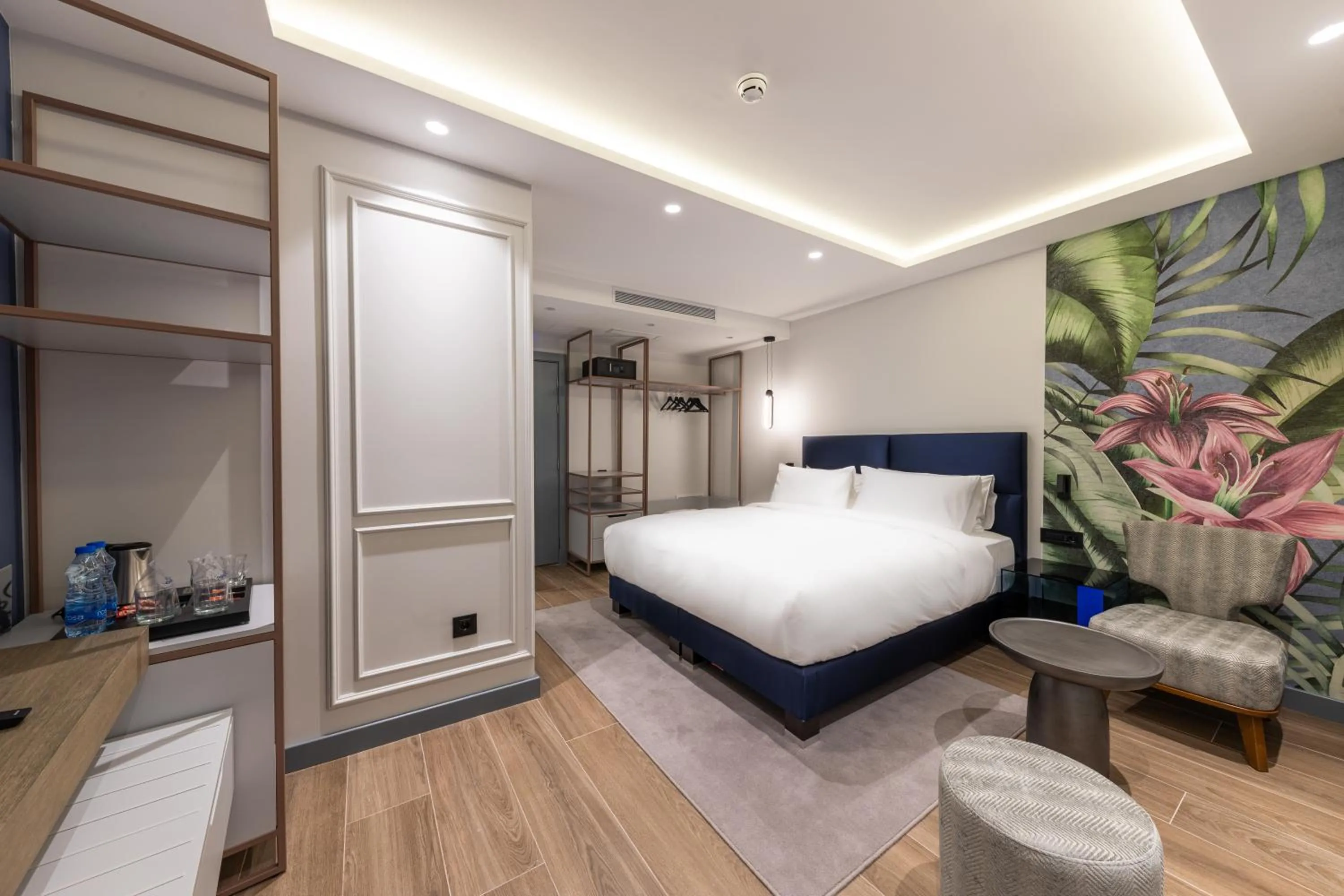 Photo of the whole room, Bed in Calisi Hotel