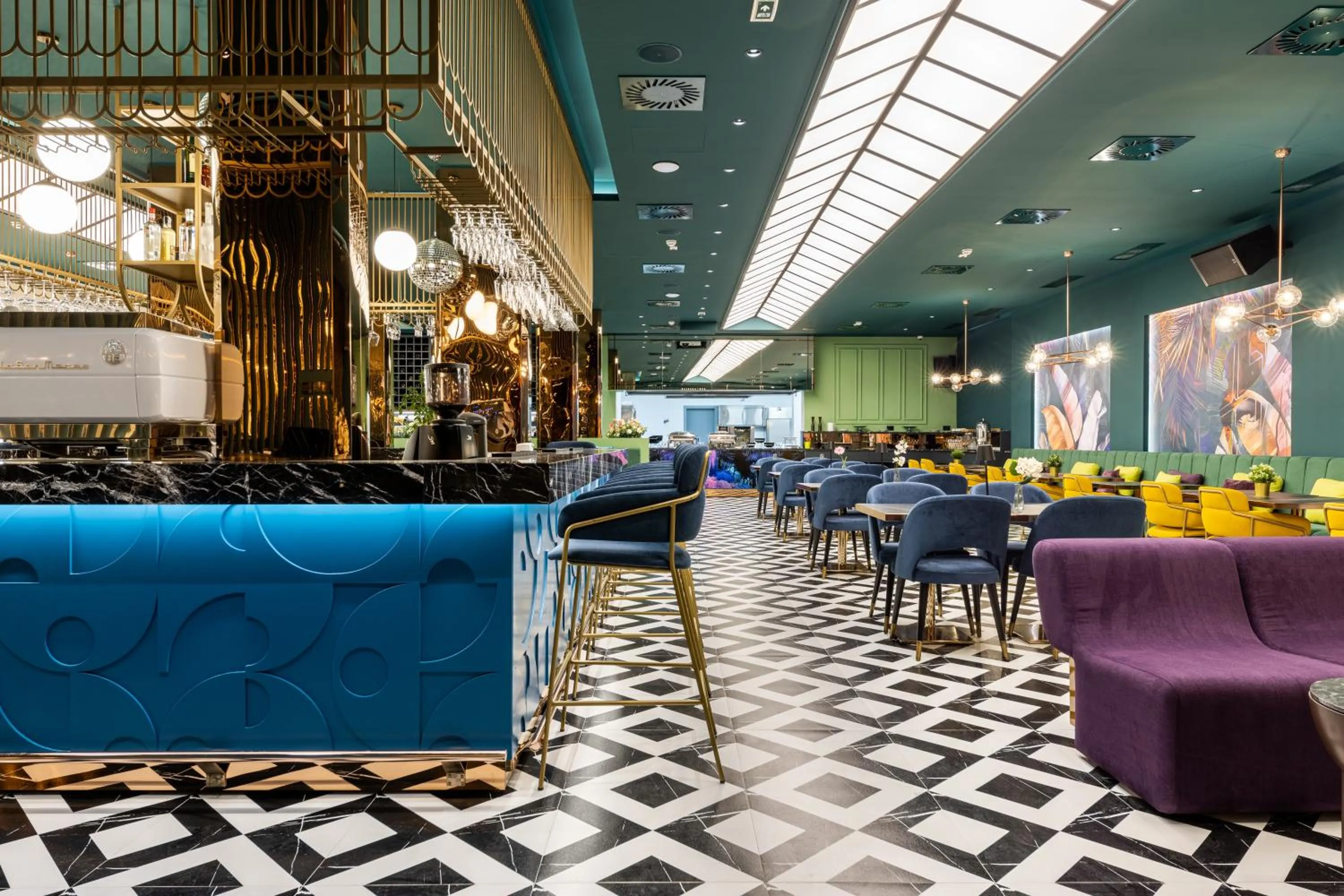 Restaurant/places to eat in Calisi Hotel