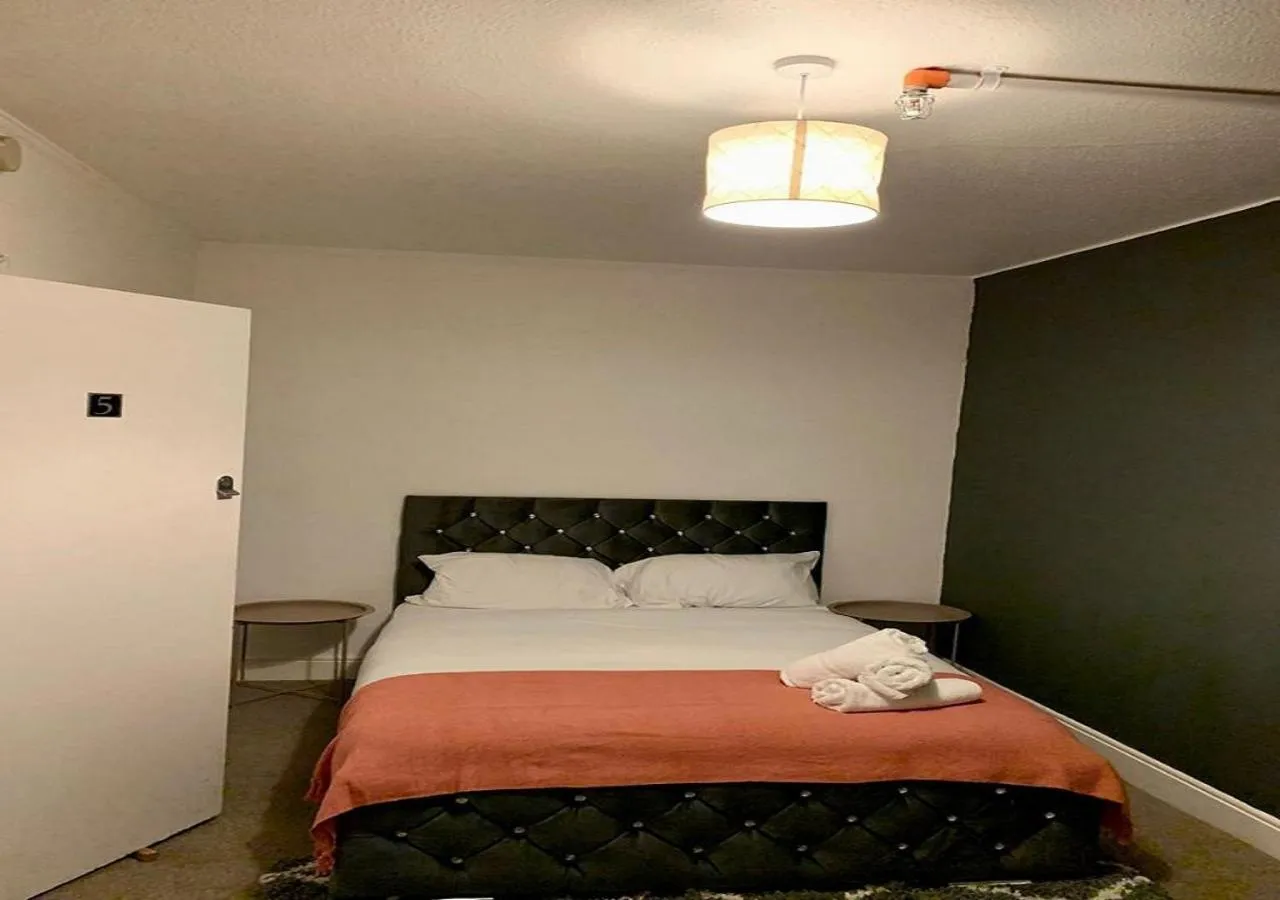 Bedroom in Mollyinn Central Brighton