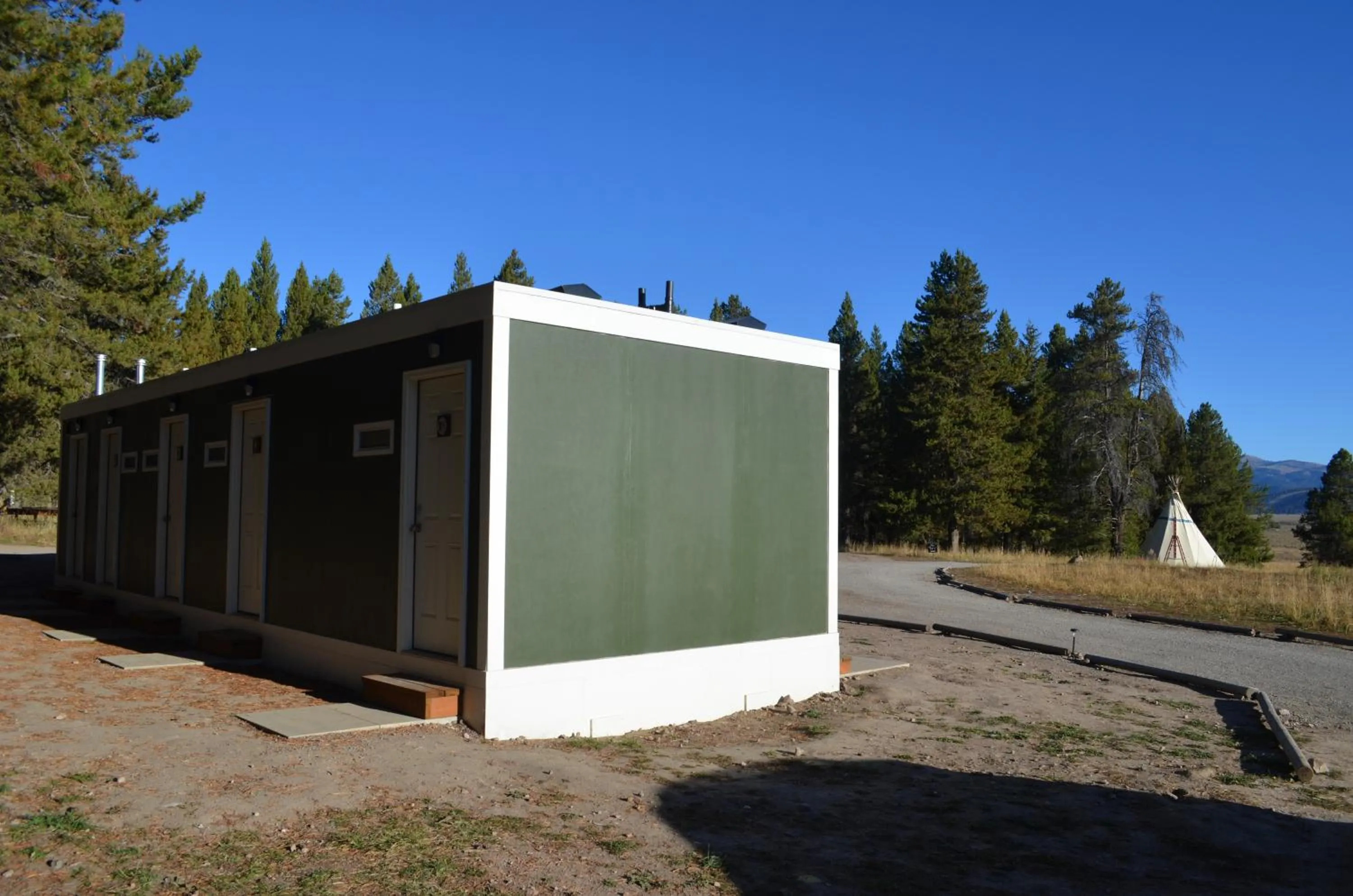 Public Bath in Starlight Retreat Yellowstone