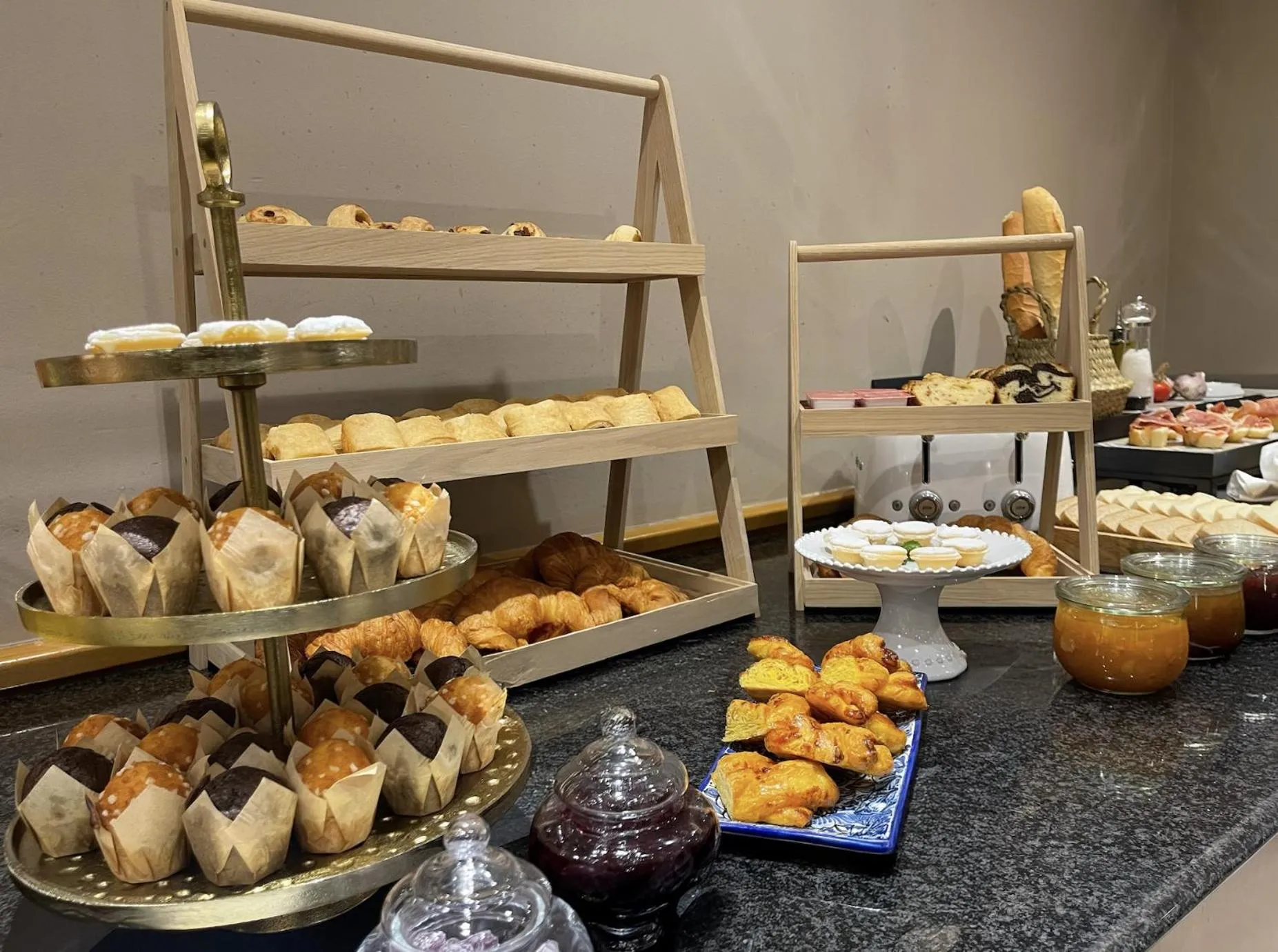 Buffet breakfast in Hotel Civera