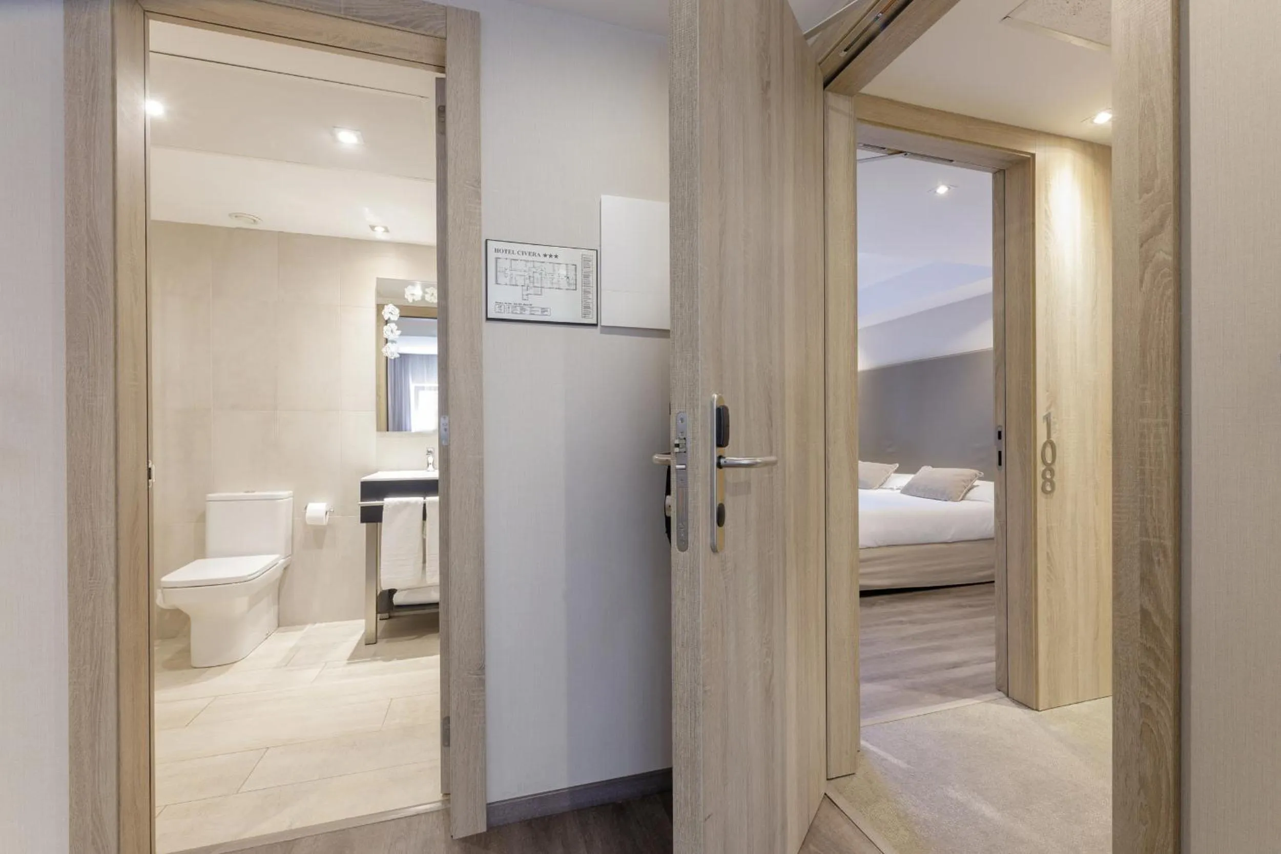 Photo of the whole room, Bed in Hotel Civera