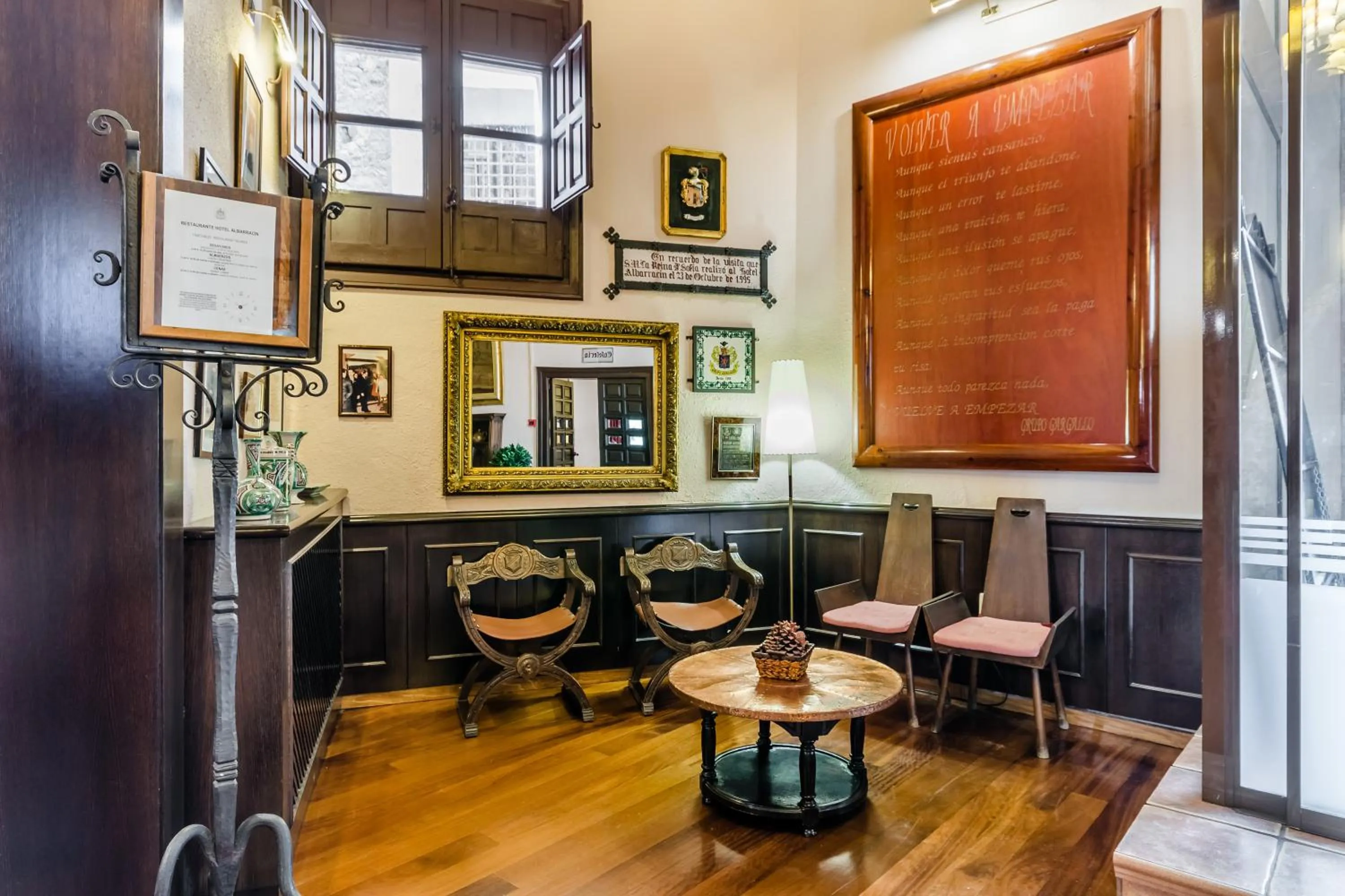Living room in Hotel Albarracín
