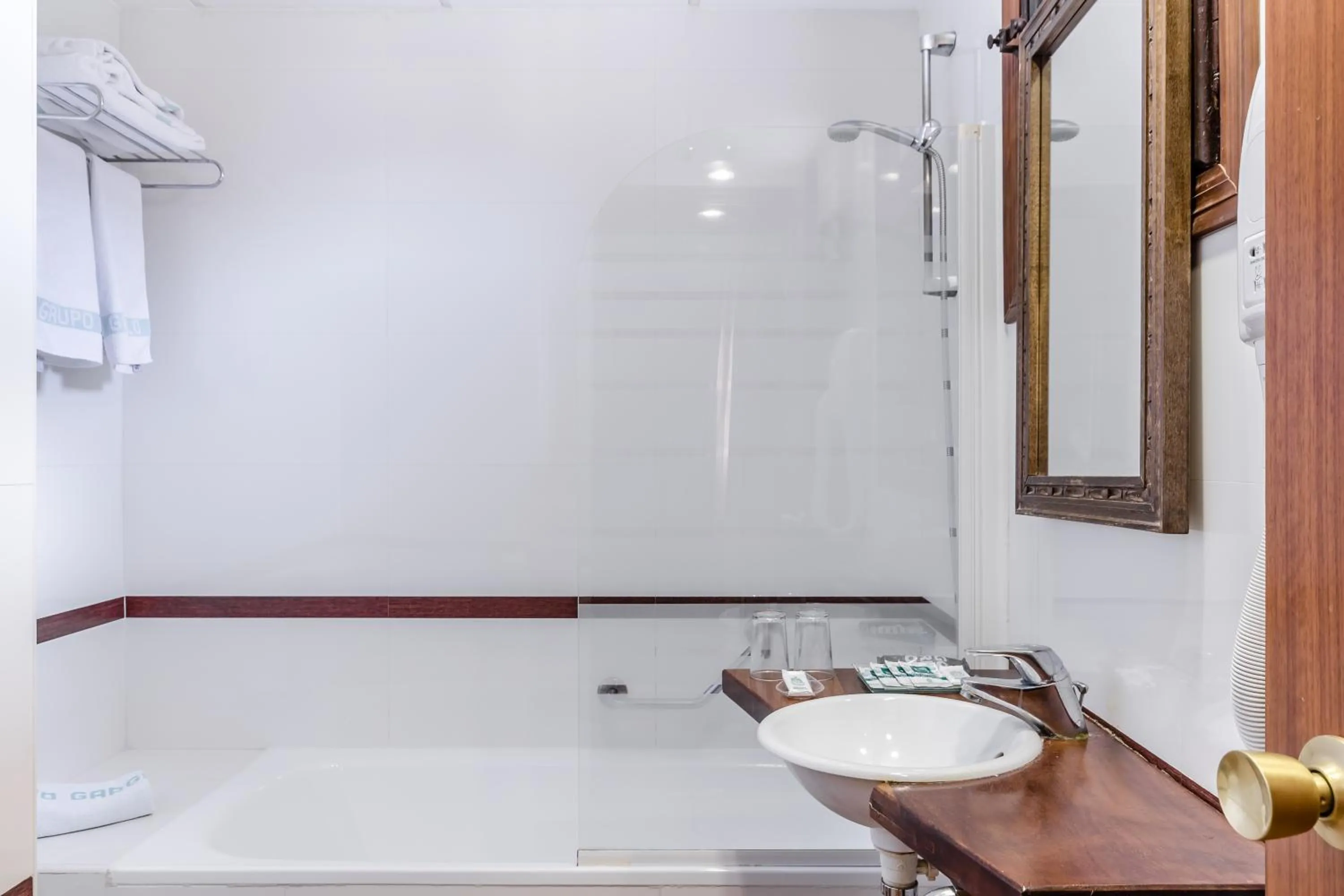 Toilet in Hotel Albarracín