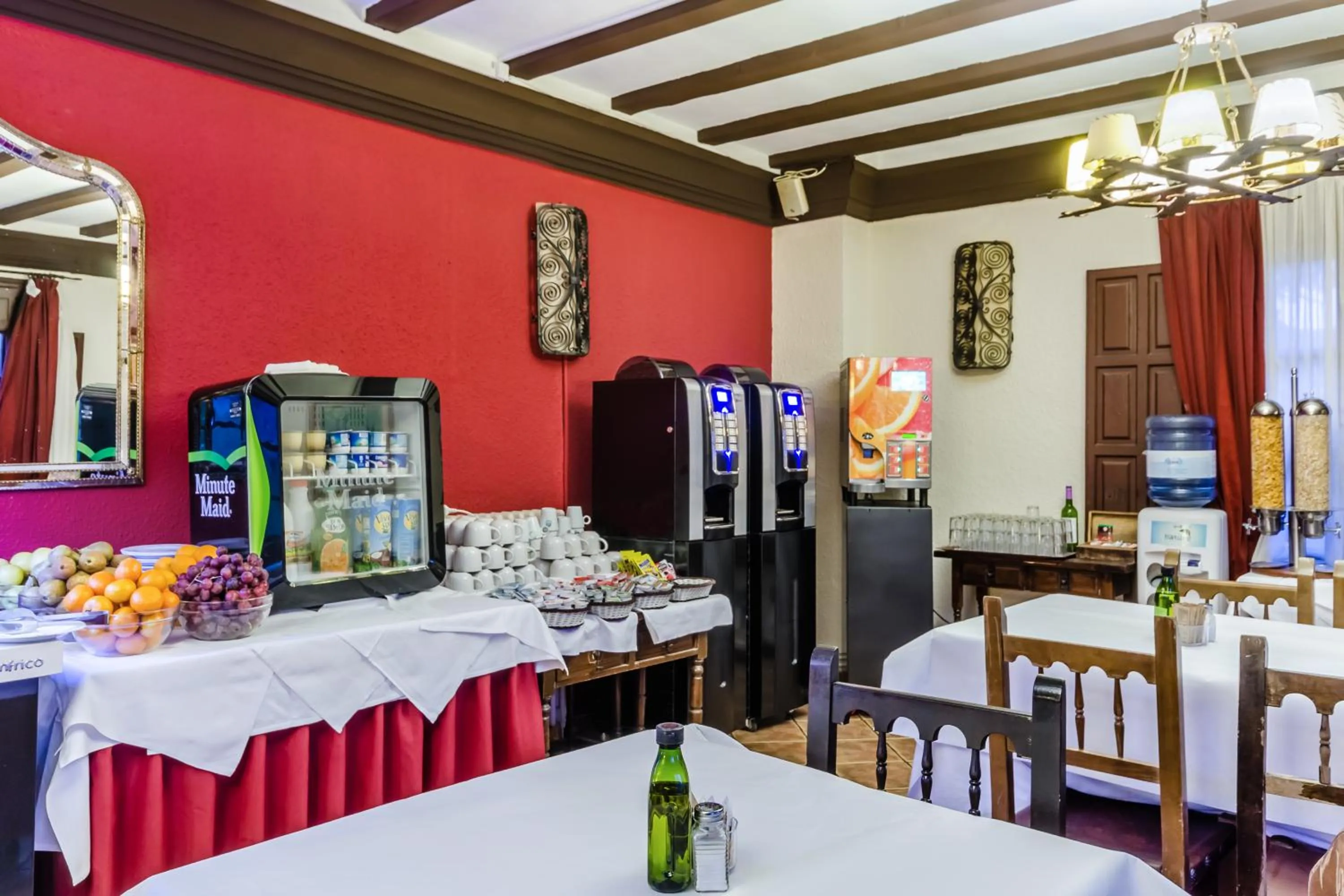 TV and multimedia in Hotel Albarracín