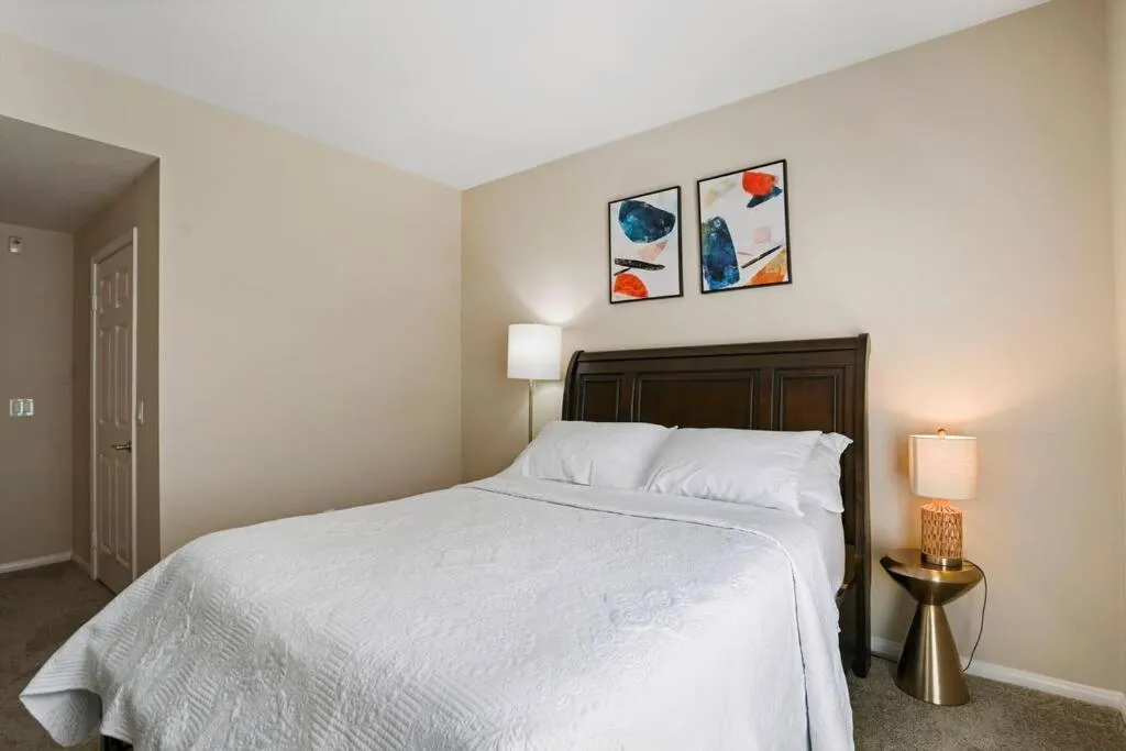 Bed in Luxury 2BR/2BA!5Min to Disney! Angelstadium! HondaCenter.