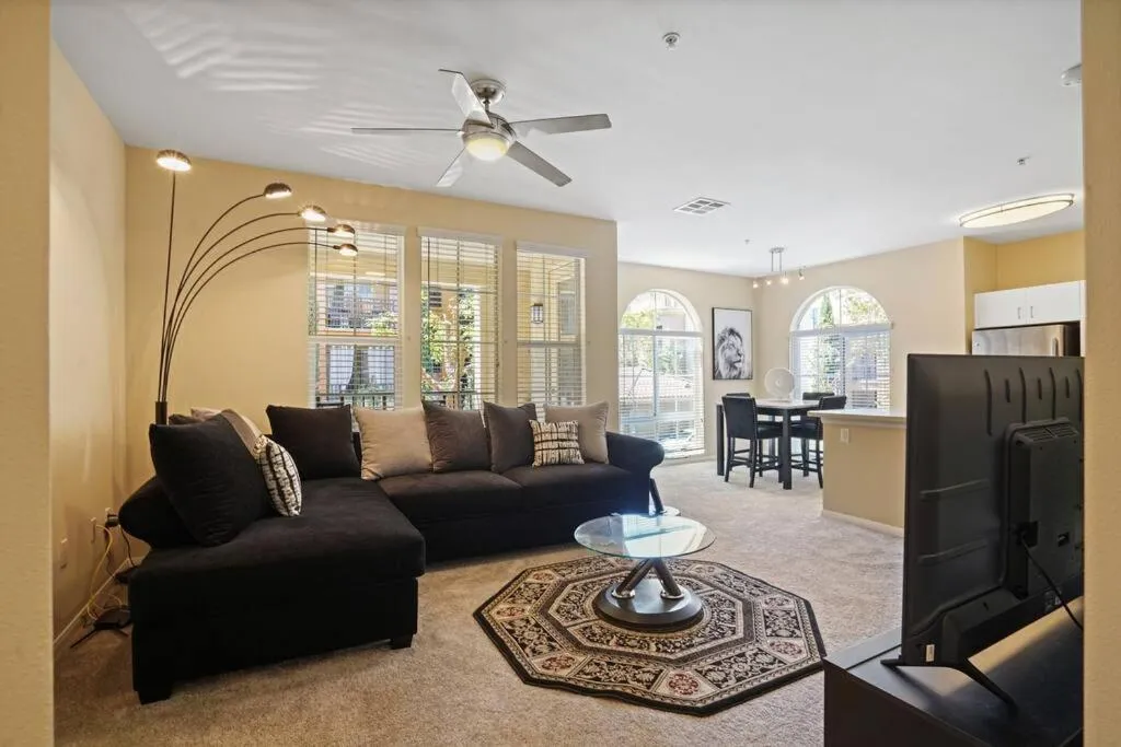 Luxury 2BR/2BA!5Min to Disney! Angelstadium! HondaCenter.