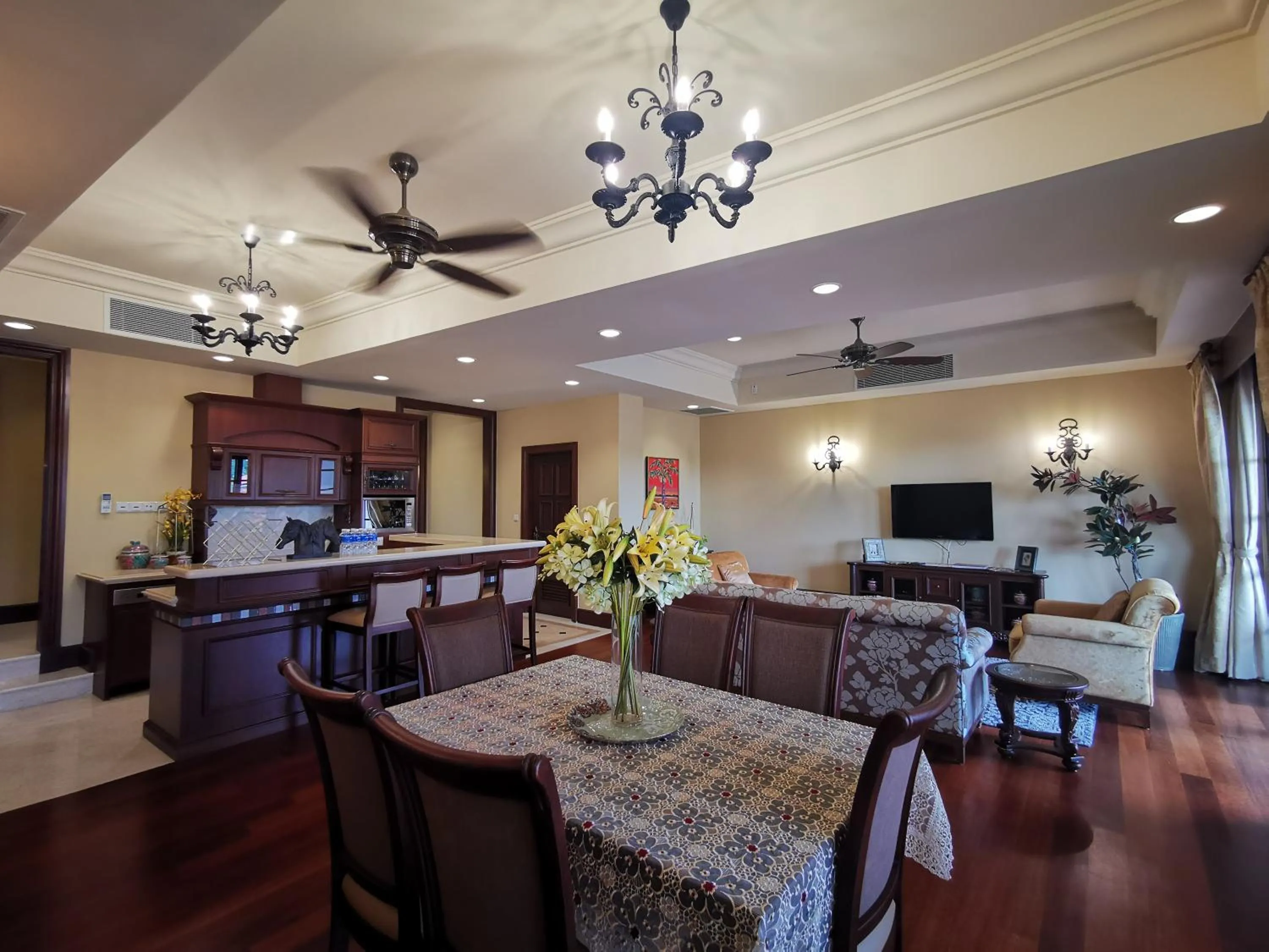 Casa del Rio Residences