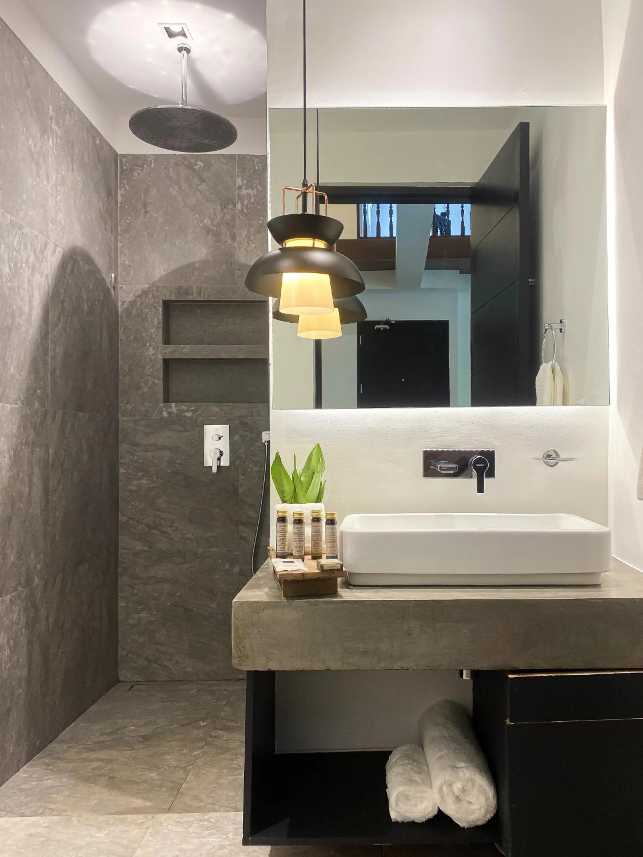 Bathroom in Nuuk Taal Lake