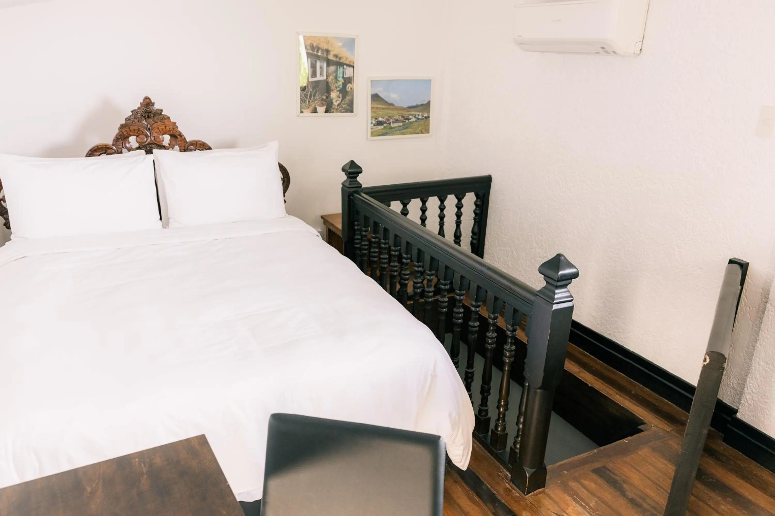 Bed in Nuuk Taal Lake